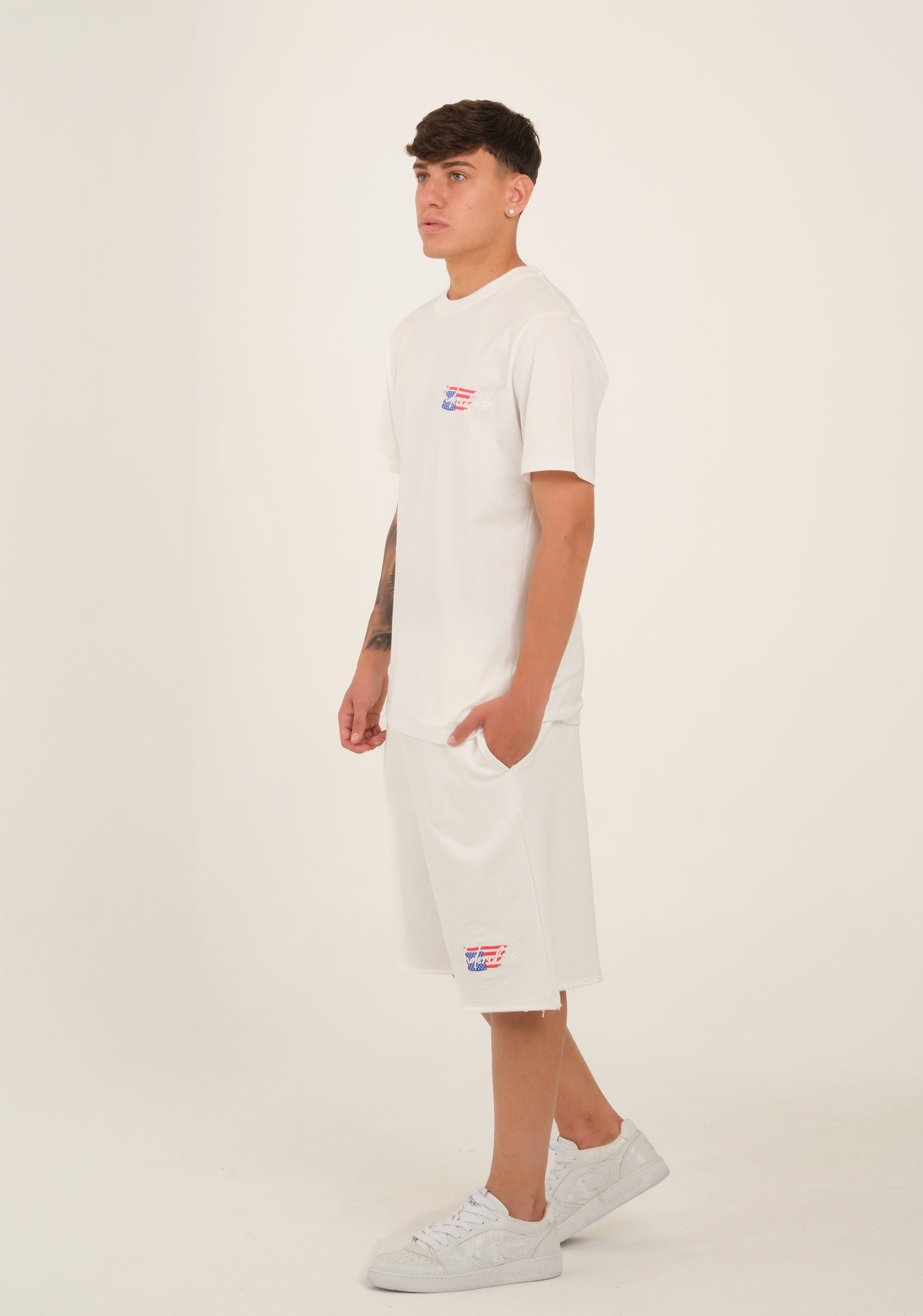T-shirt con Bandiera USA Ricamata
