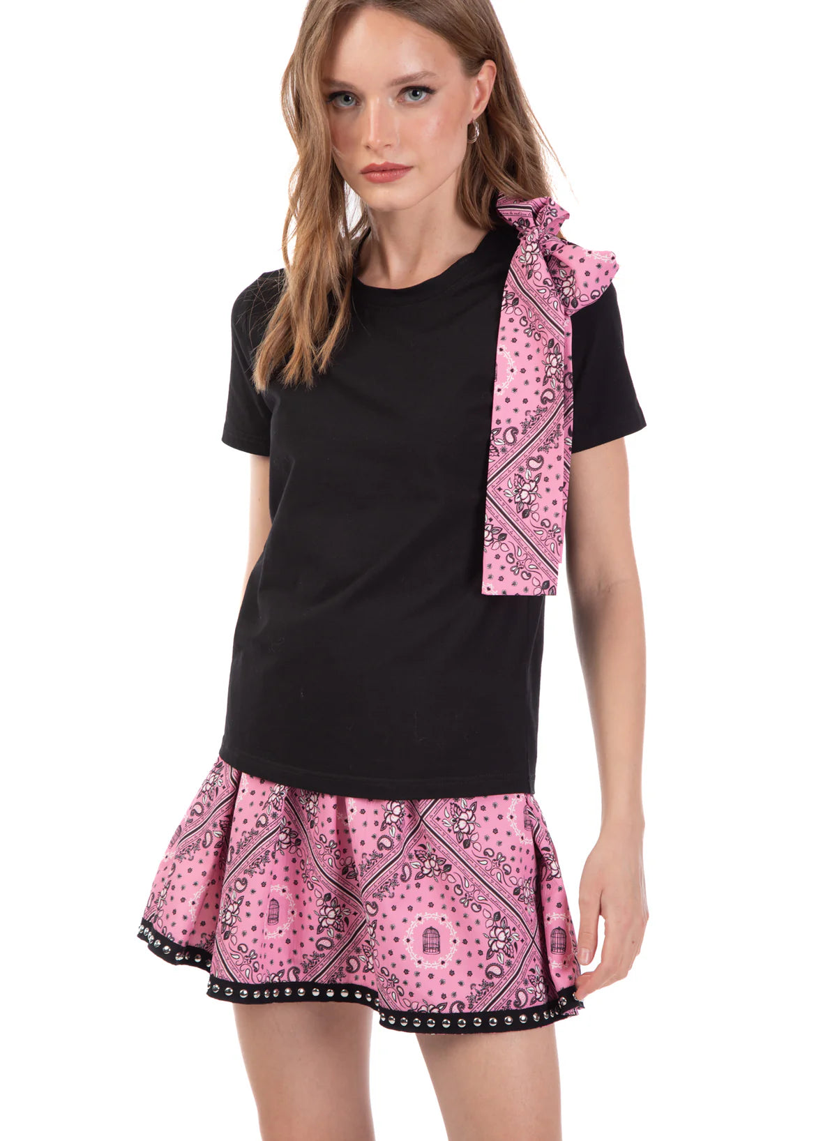 T-shirt con fiocco a contrasto