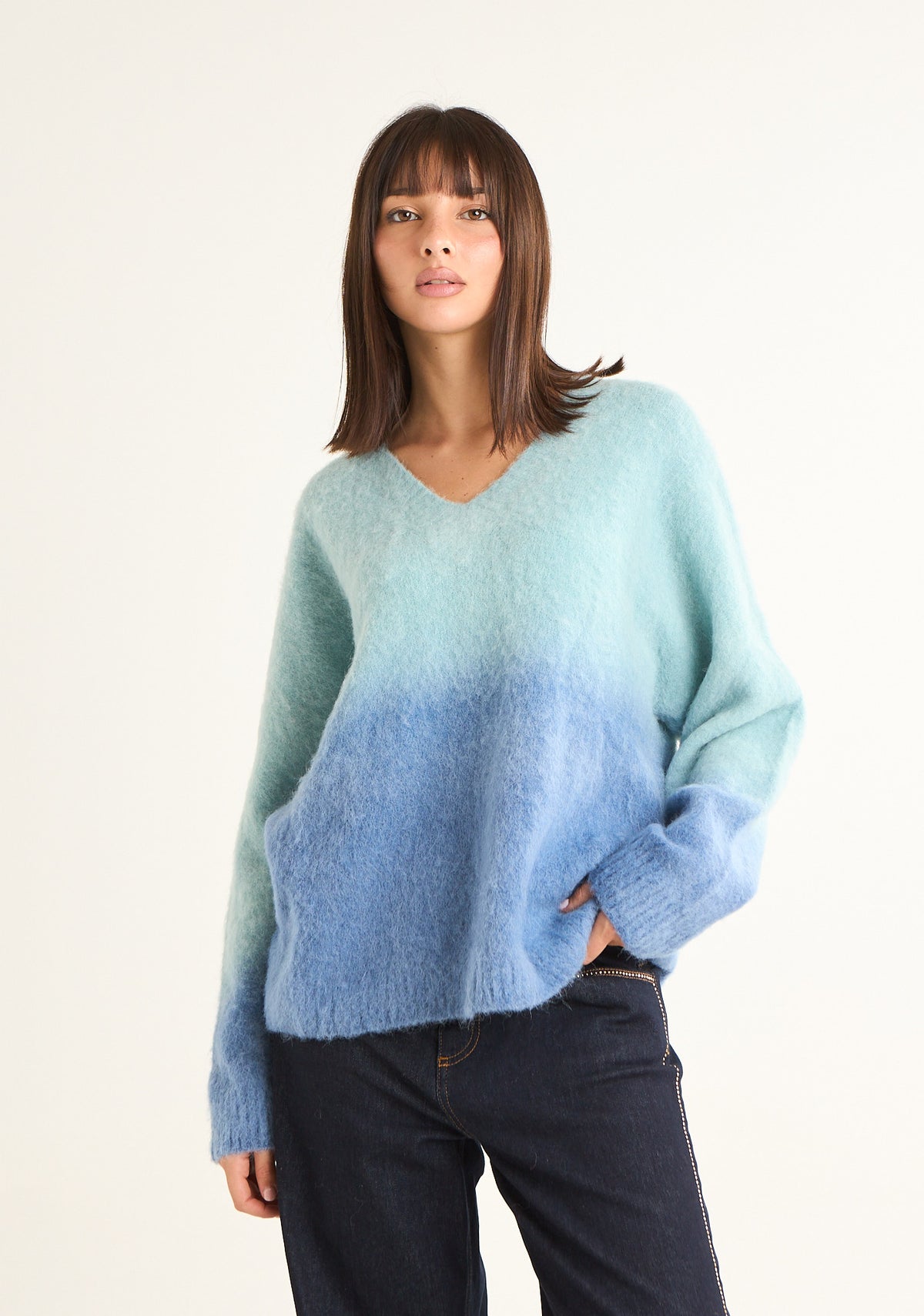 Maglia effetto degrade' scollo a v