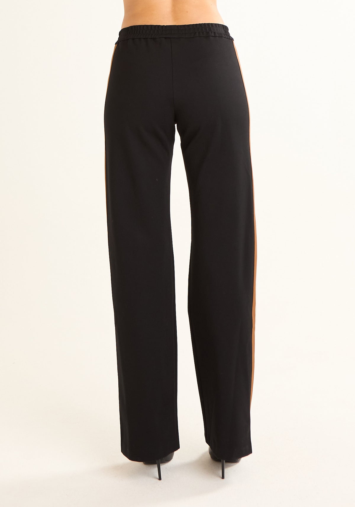 Pantalone con bande laterali