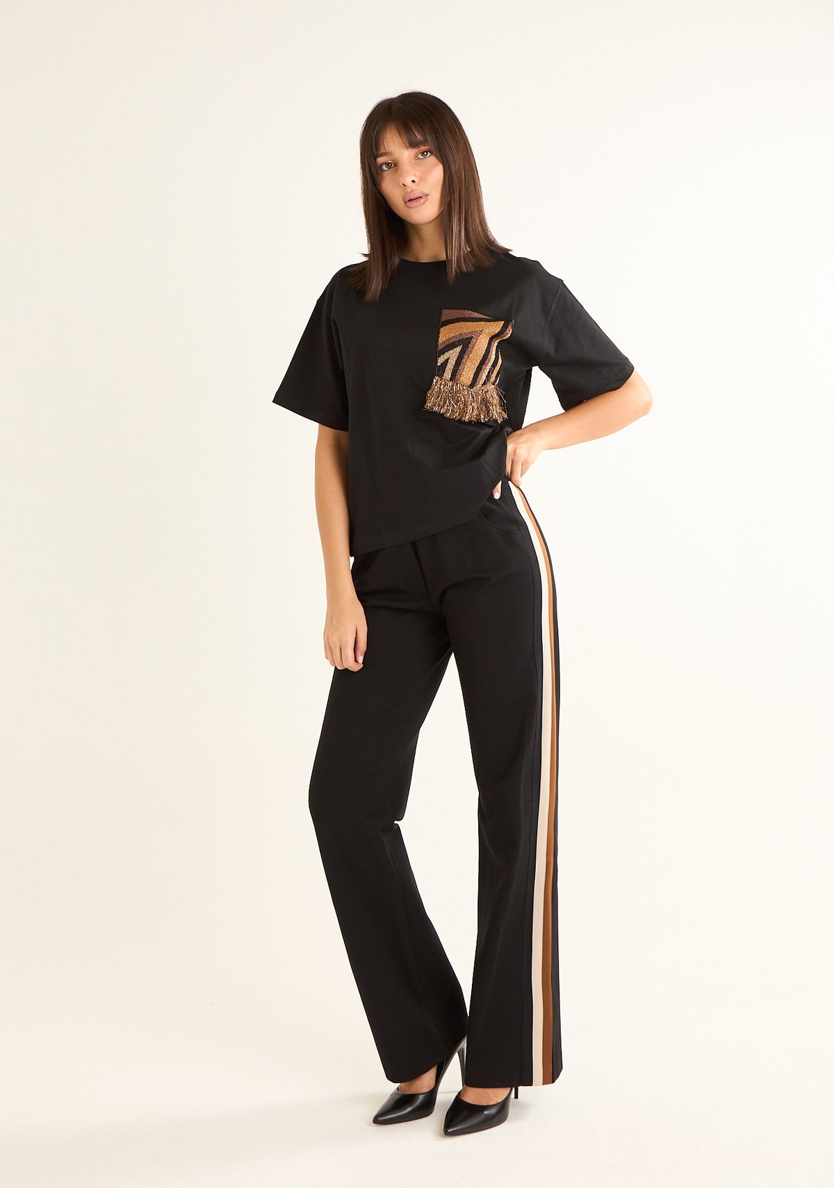 Pantalone con bande laterali