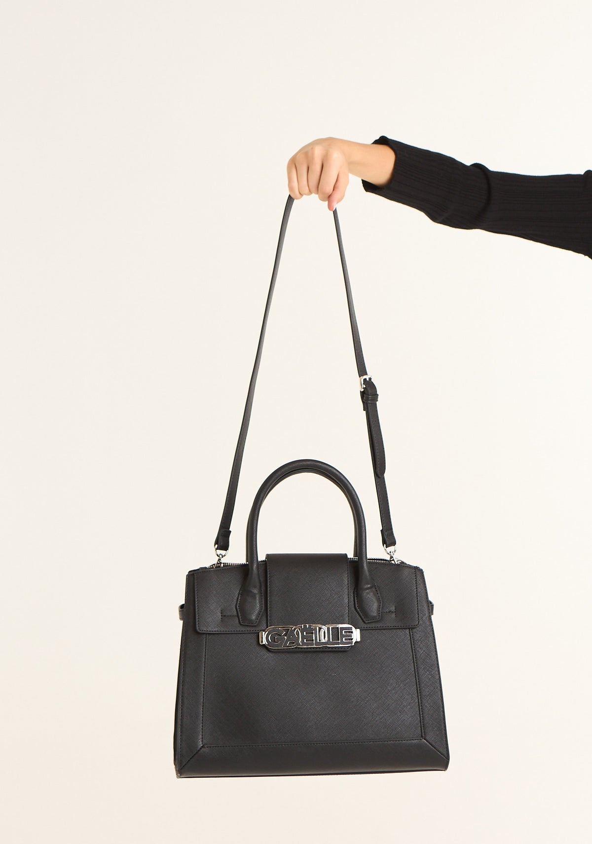 Borsa maxi in saffiano con logo a catena