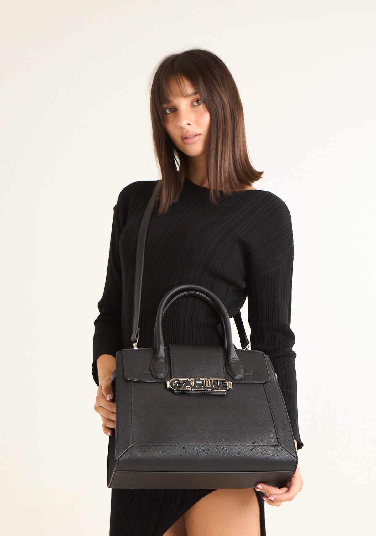 Borsa maxi in saffiano con logo a catena