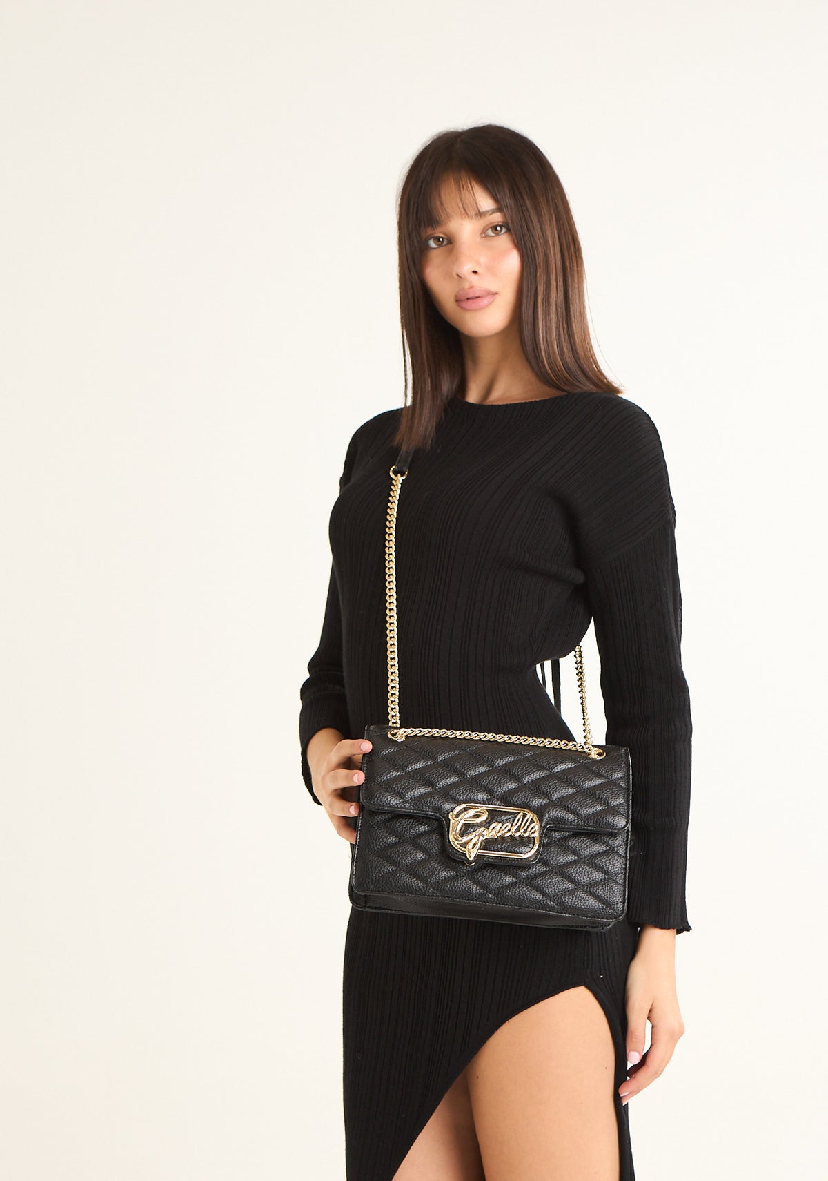 Borsa regular trapuntata con logo corsivo