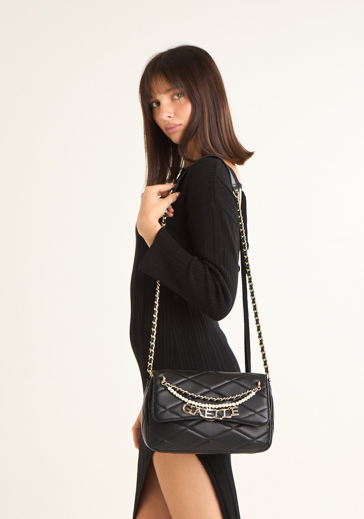 Borsa regular con perle e charms