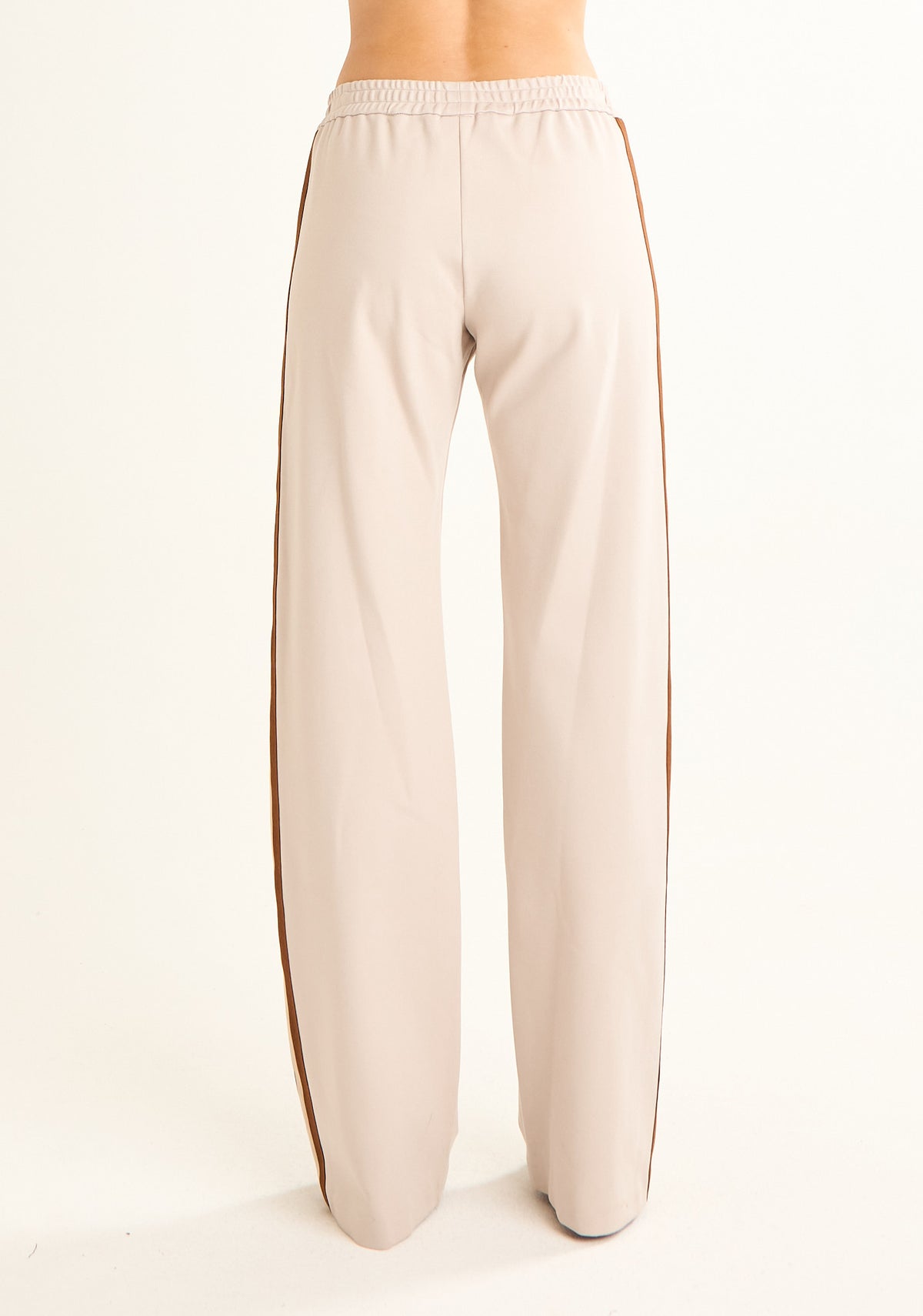 Pantalone con bande laterali