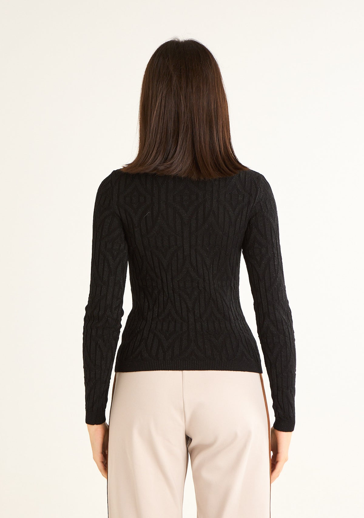 Maglia dolcevita con cut out su spalla