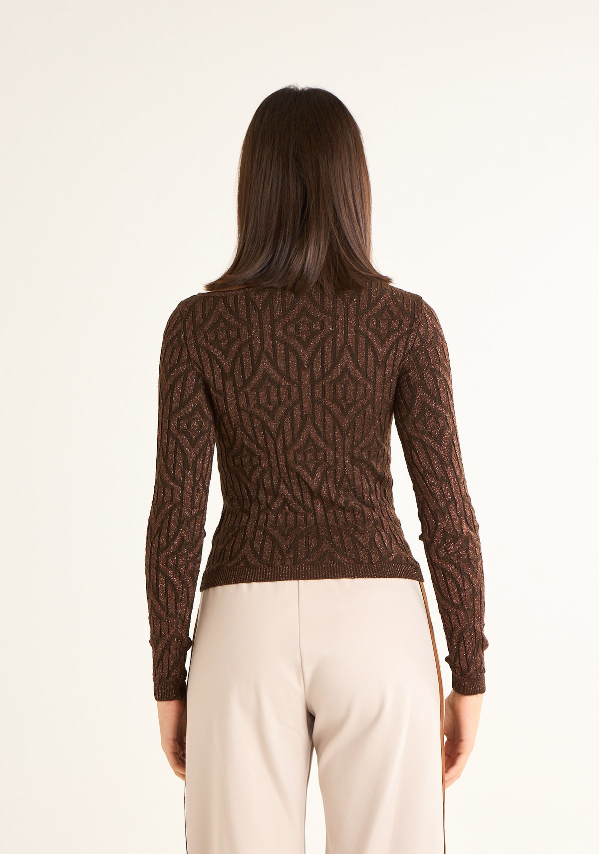 Maglia dolcevita con cut out su spalla