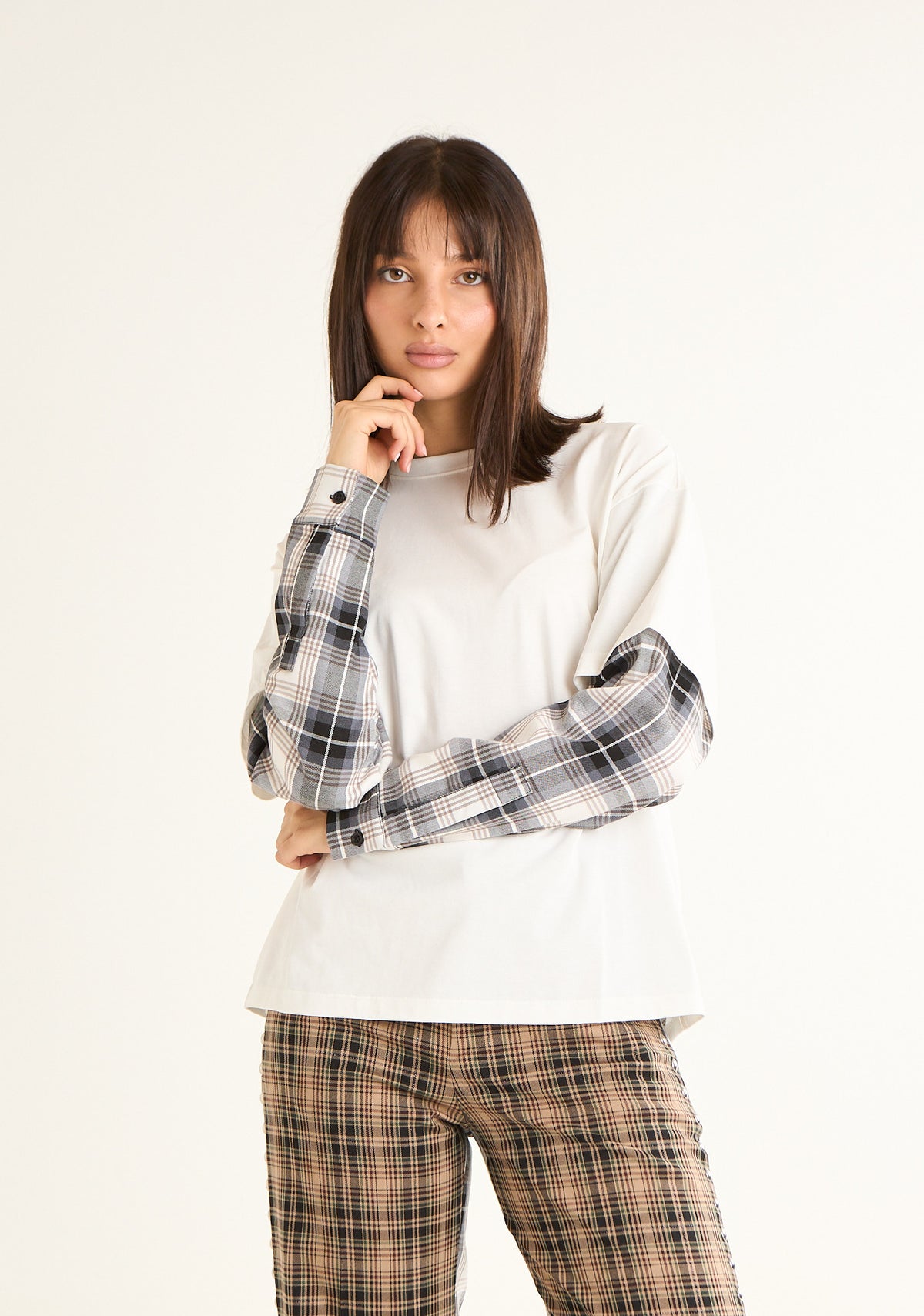 T-shirt con maniche scozzesi