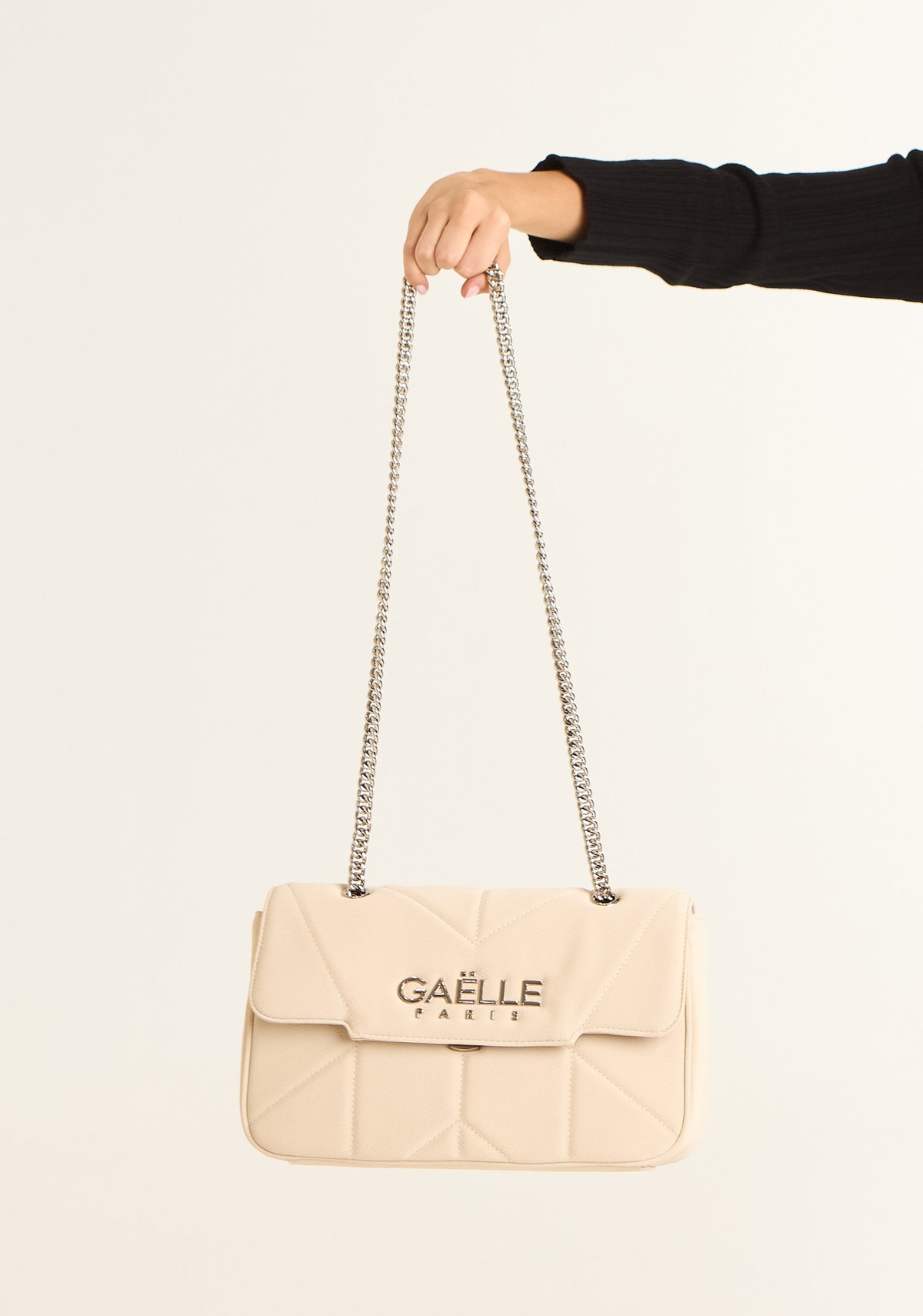 Borsa maxi con logo in metallo su patta