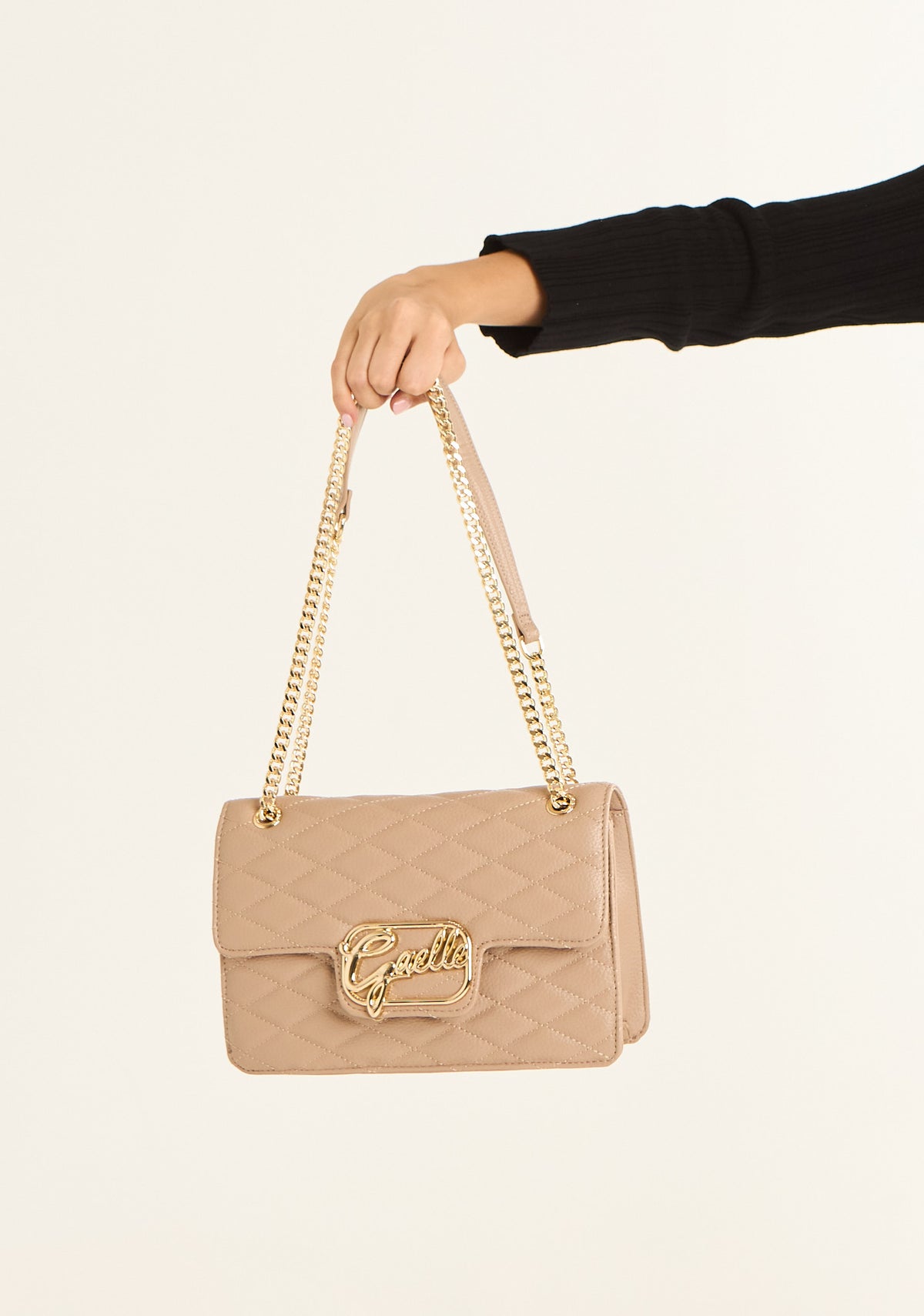 Borsa regular trapuntata con logo corsivo