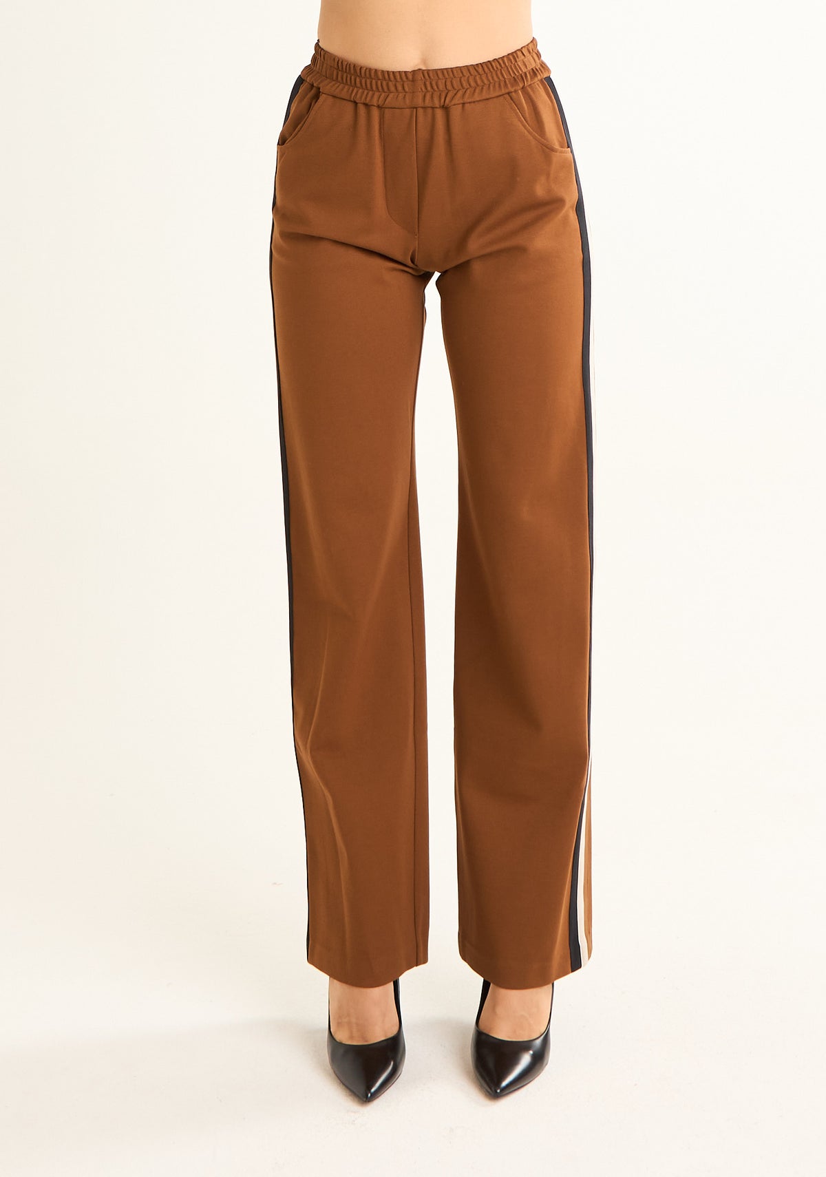 Pantalone con bande laterali