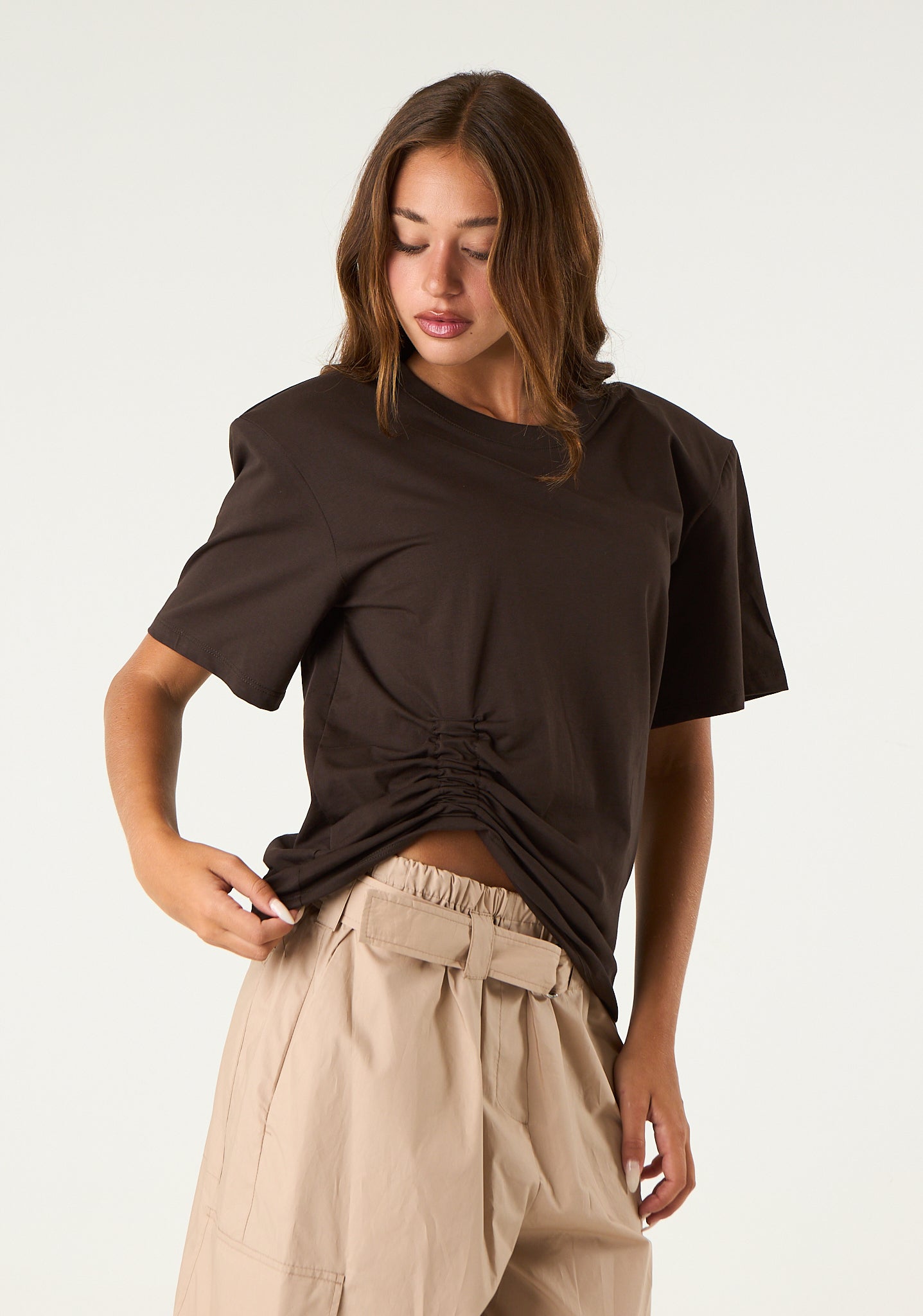 T-shirt con arriccio laterale