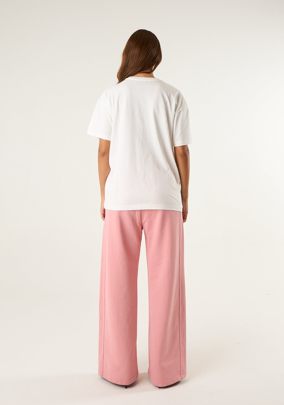T-shirt con ricamo logato