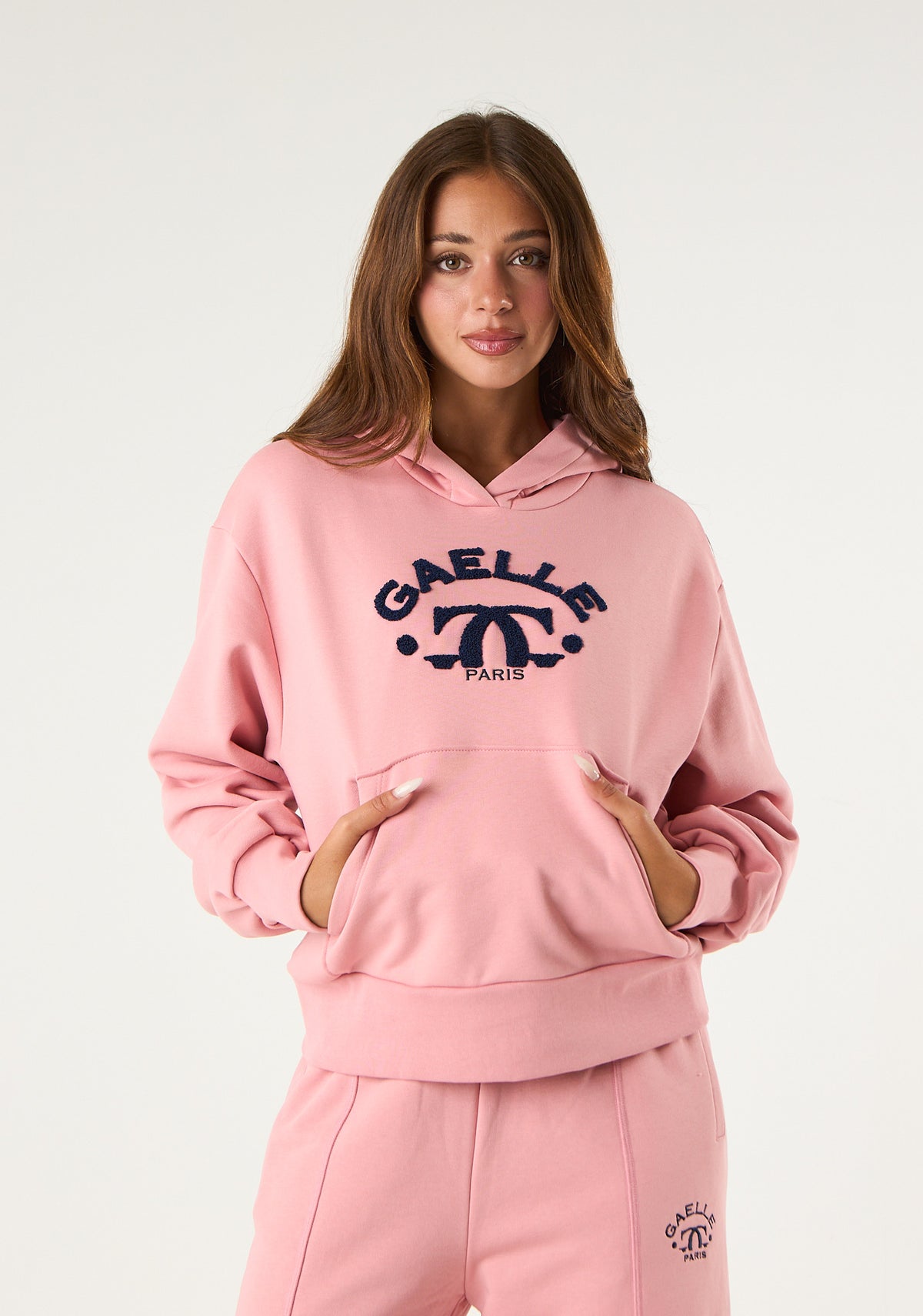Felpa con logo ricamato