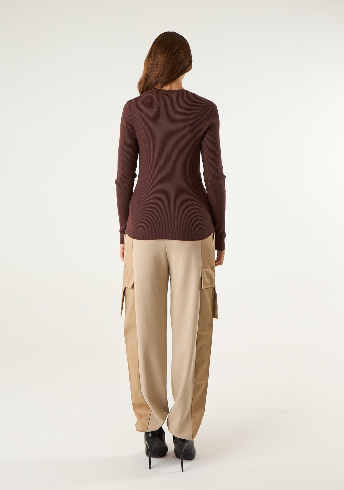 Pullover aderente in maglia a coste