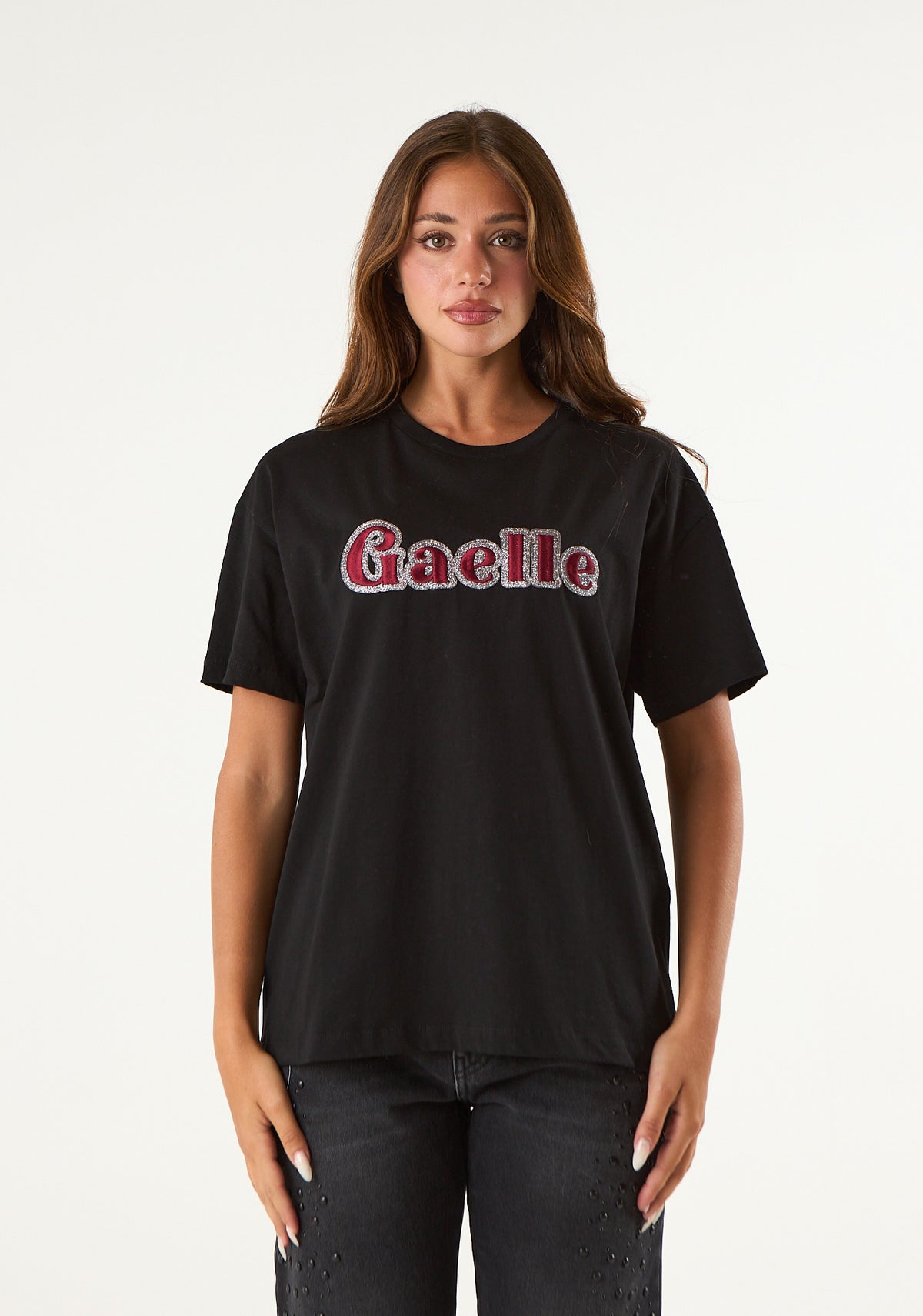 T-shirt con ricamo frontale