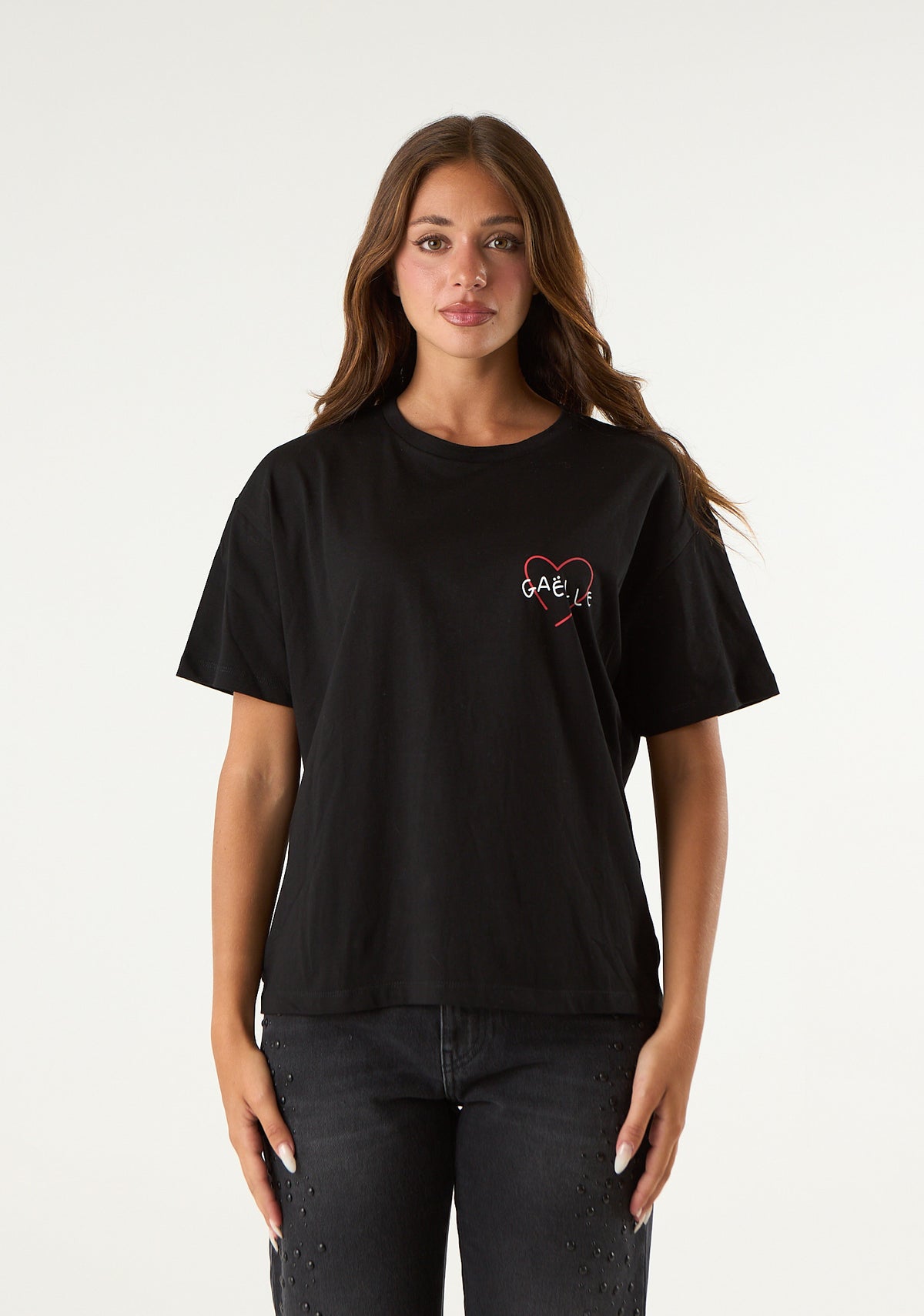 T-shirt cuore con ricamo laterale