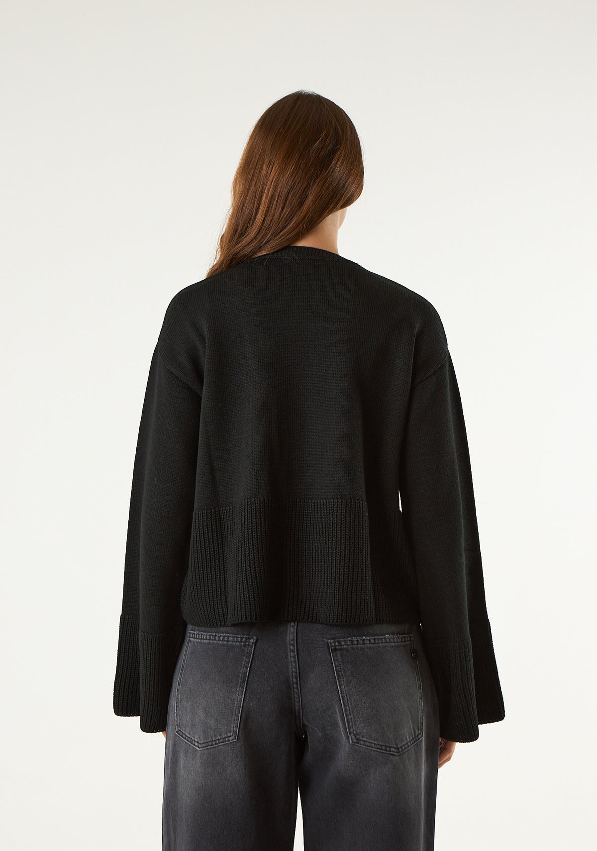 Pullover con maniche lunghe a campana
