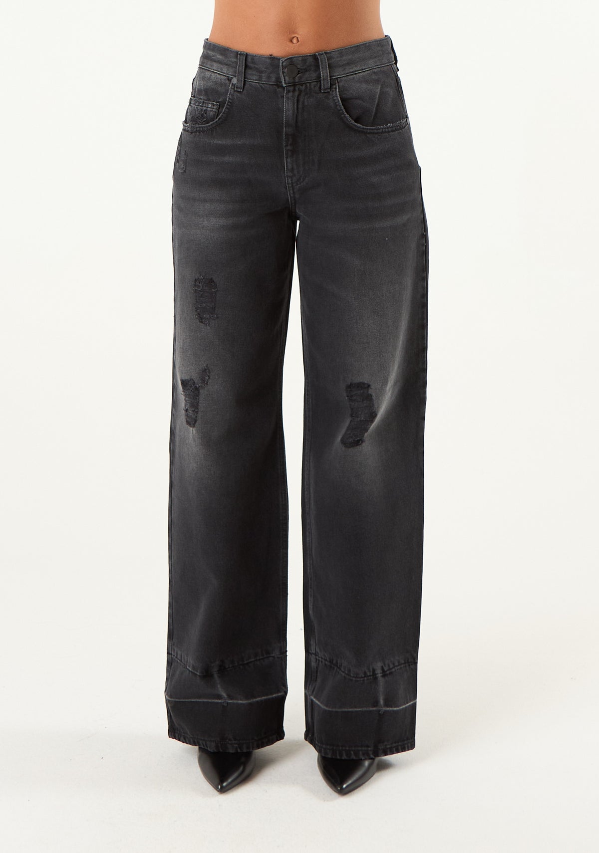 Jeans dritto con rotture