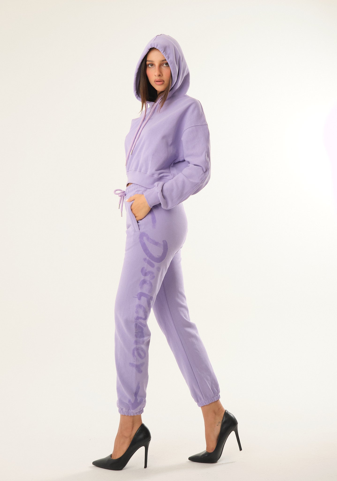 Pantalone con stampa spray laterale