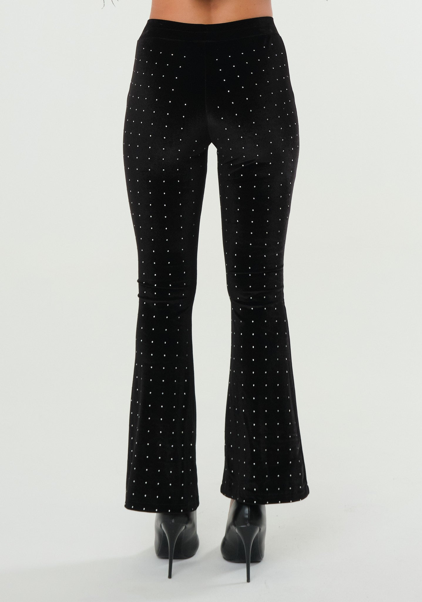 Pantaloni con applicazioni