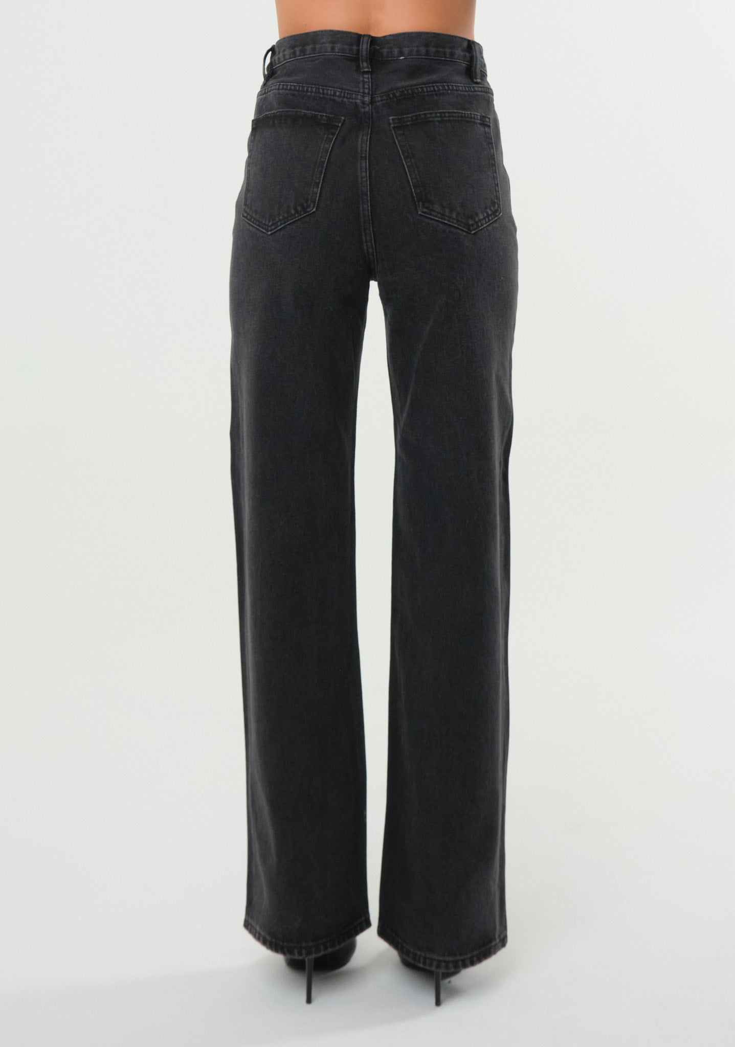 Jeans con spalmatura metal