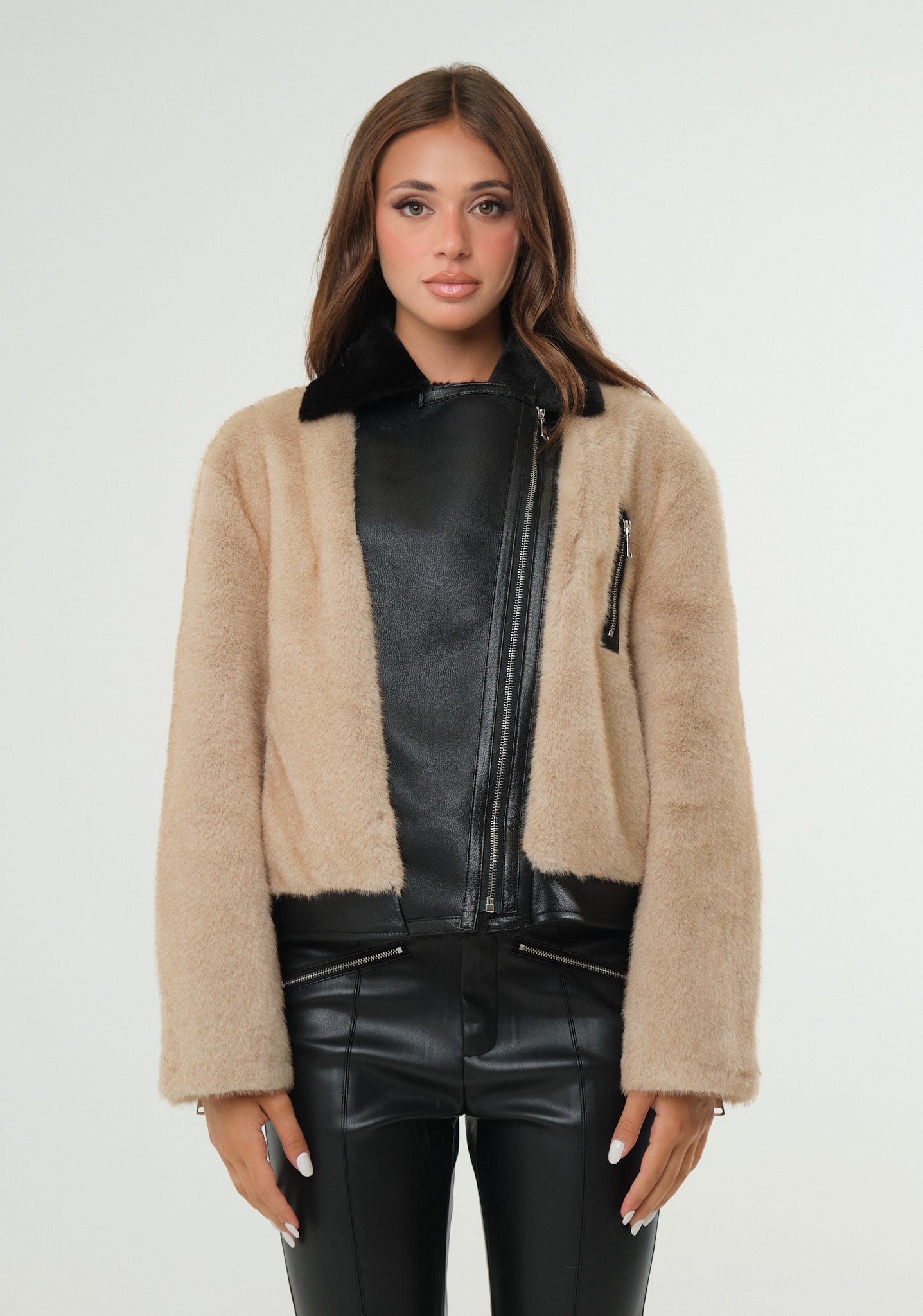 Pelliccia ecofur con inserti in ecopelle