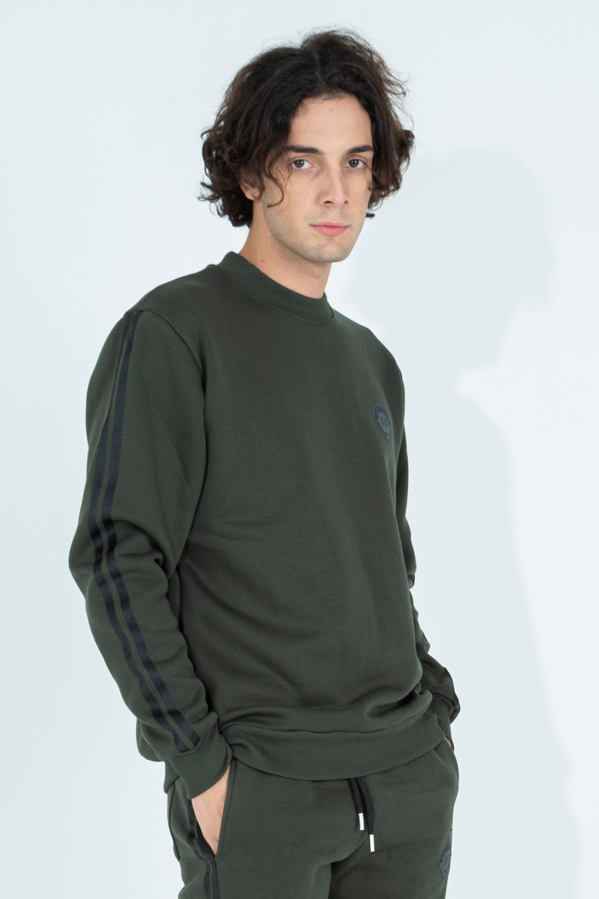 Crewneck sweatshirt with side stripes