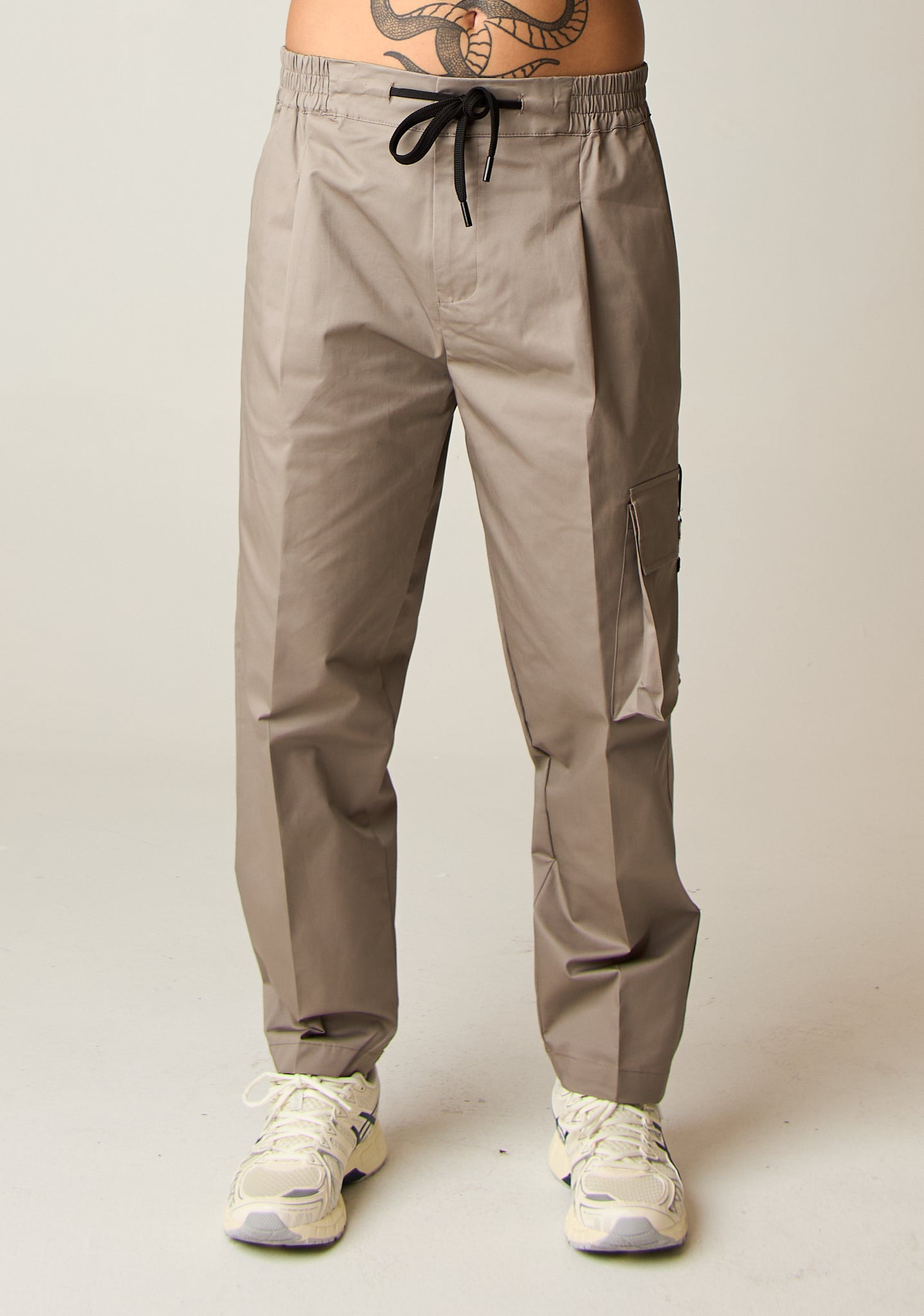 Pantalone cargo con dettaglio