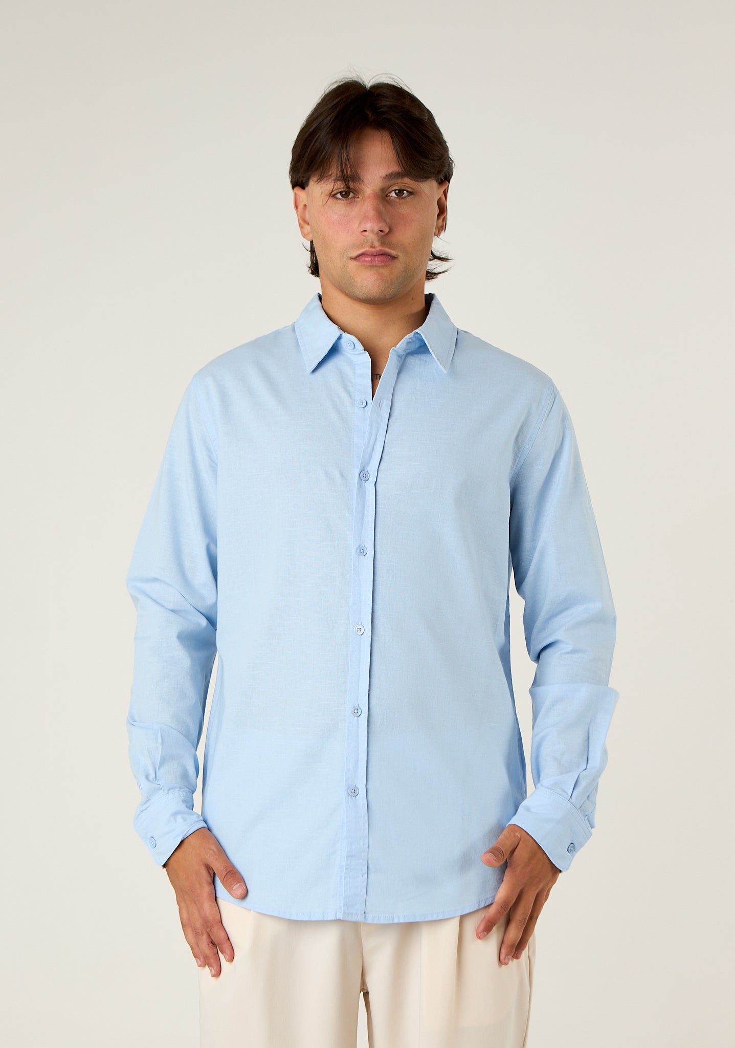 Camicia slim in cotone leggero