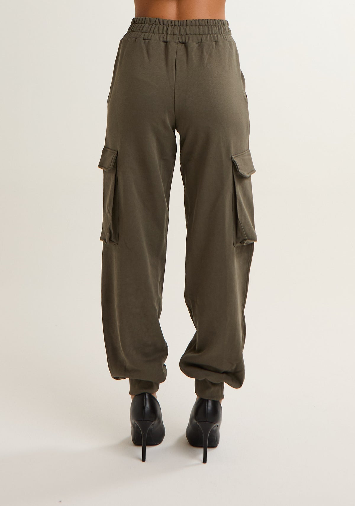 Pantalone cargo in tuta con applicazioni a pioggia