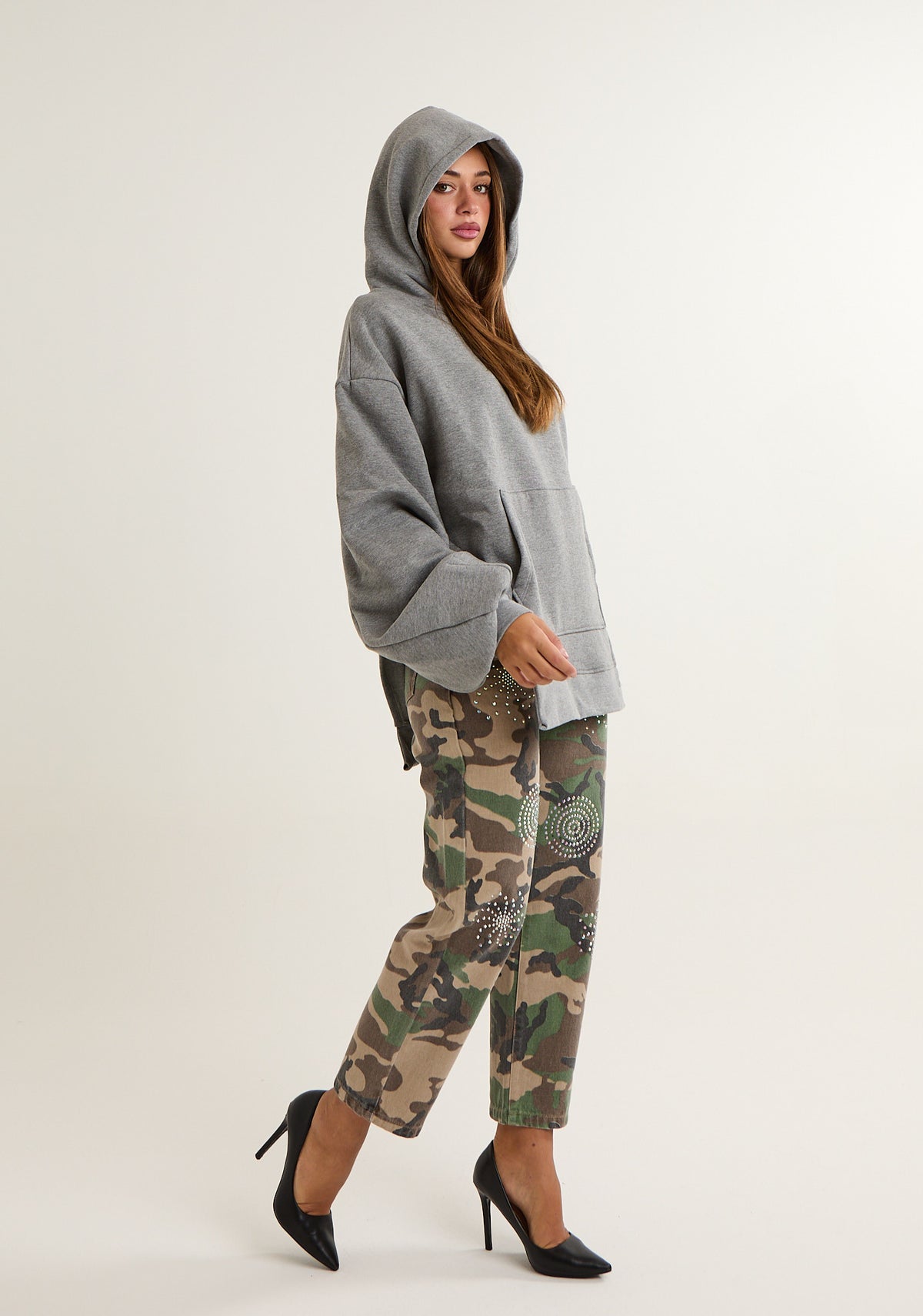 Felpa con cut out laterali