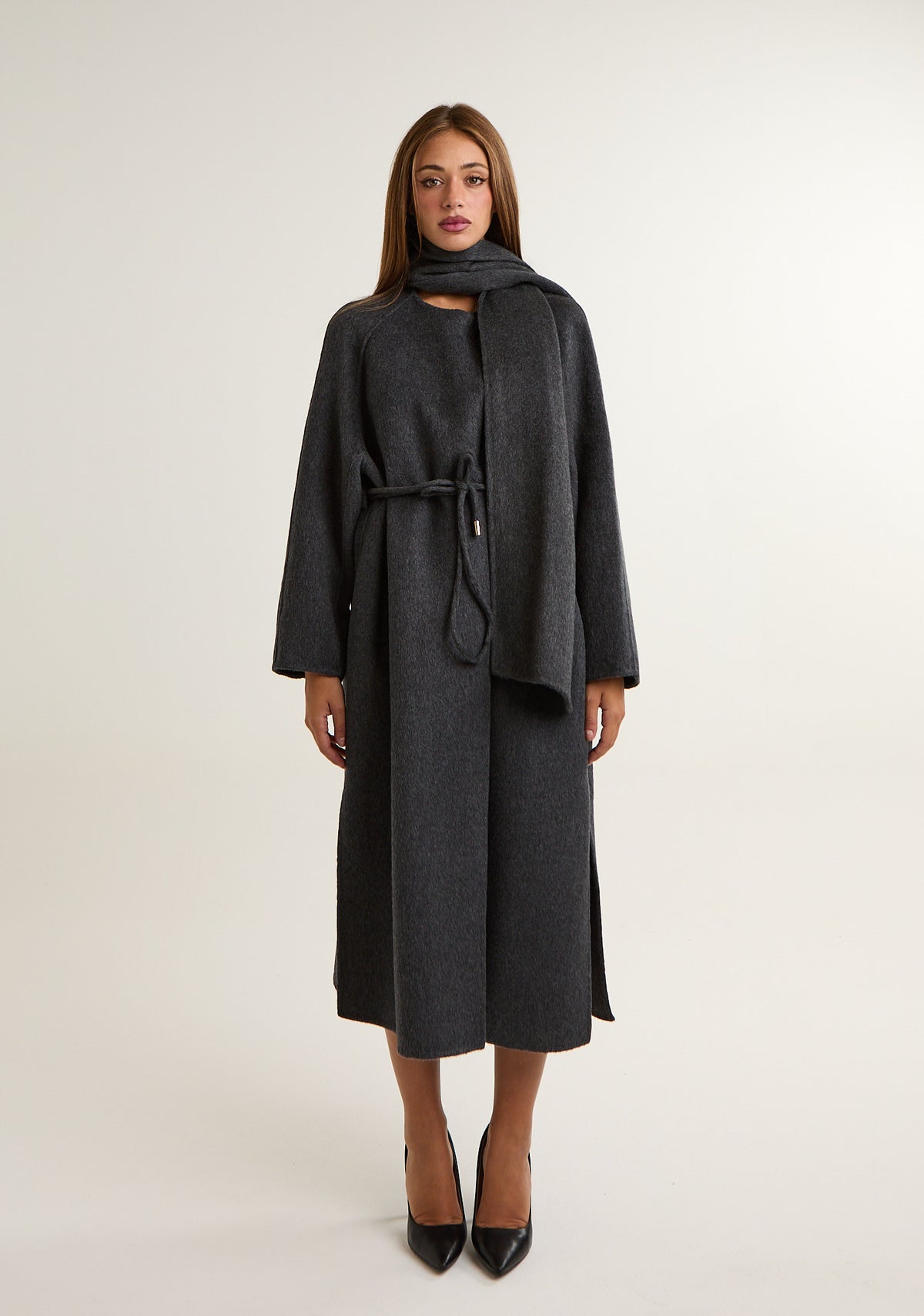 Cappotto girocollo con sciarpa