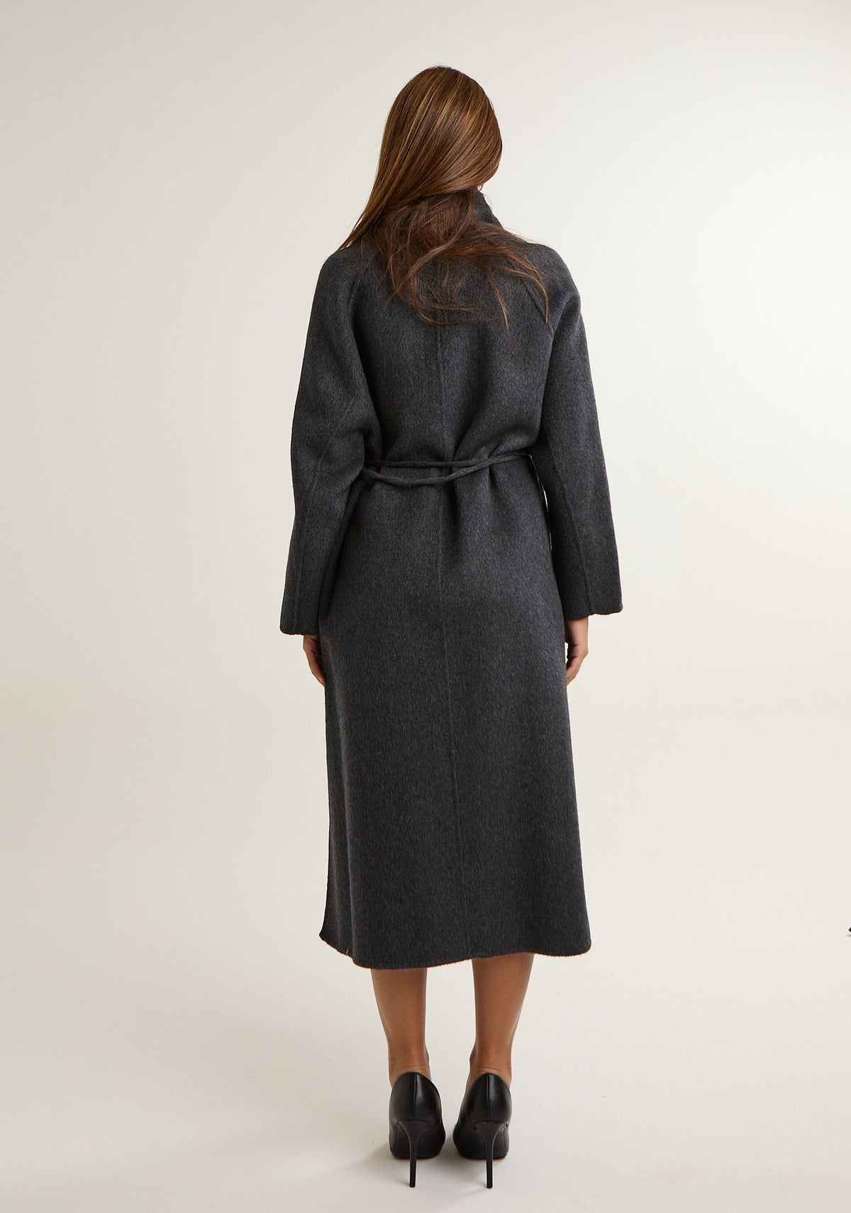Cappotto girocollo con sciarpa