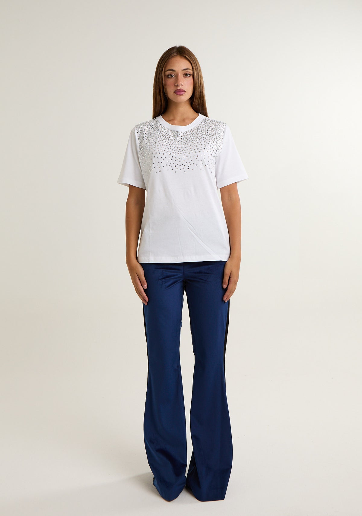 T-shirt con strass frontali