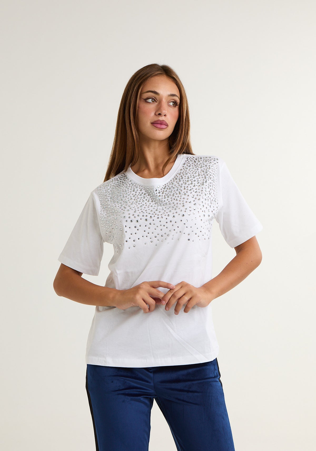 T-shirt con strass frontali