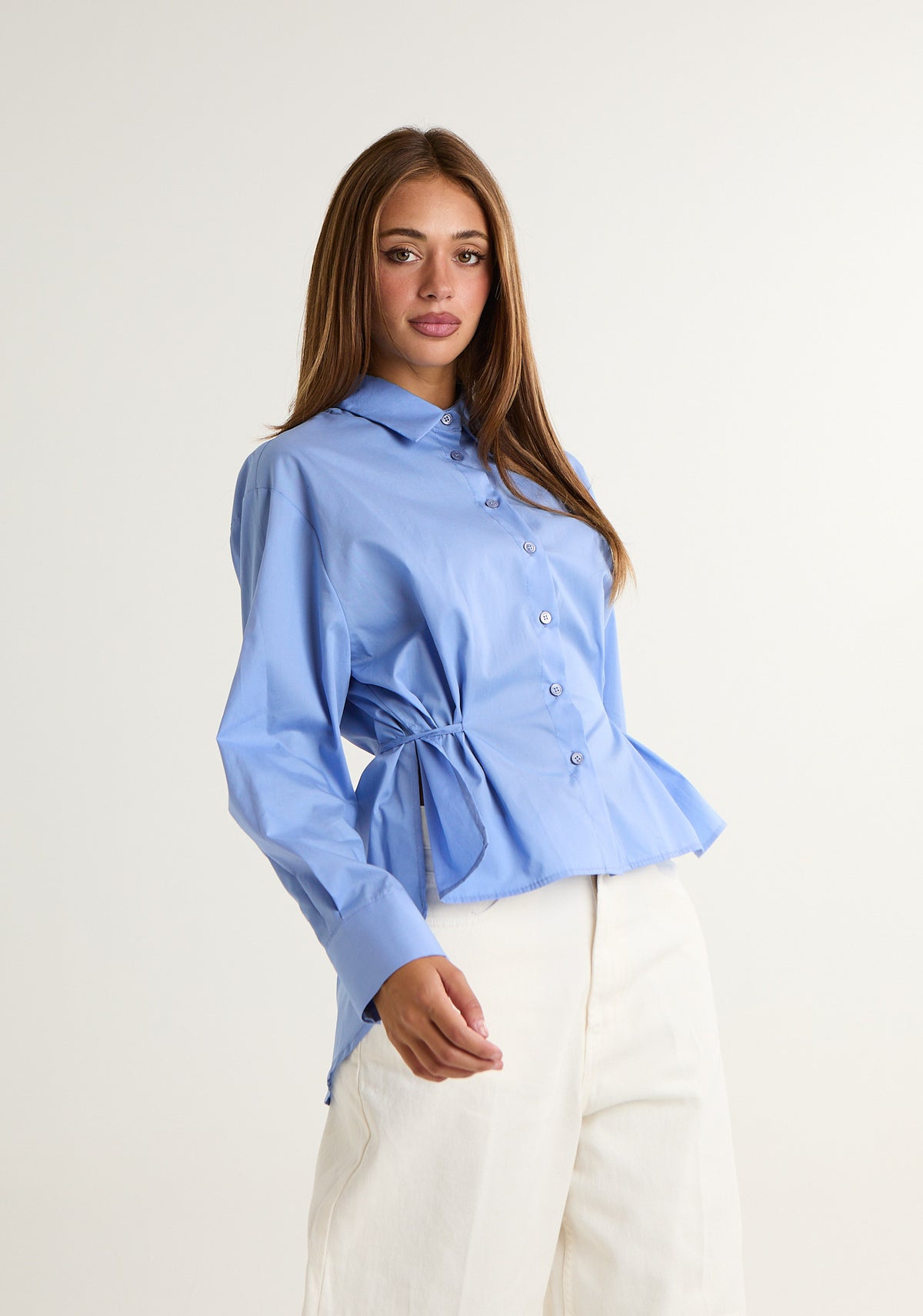 Camicia con laccio laterale
