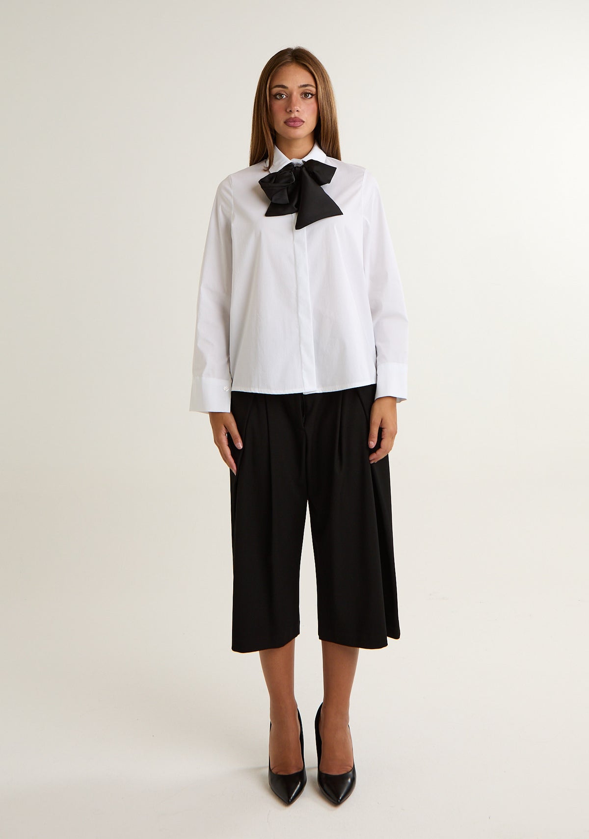 Camicia con fiocco in raso