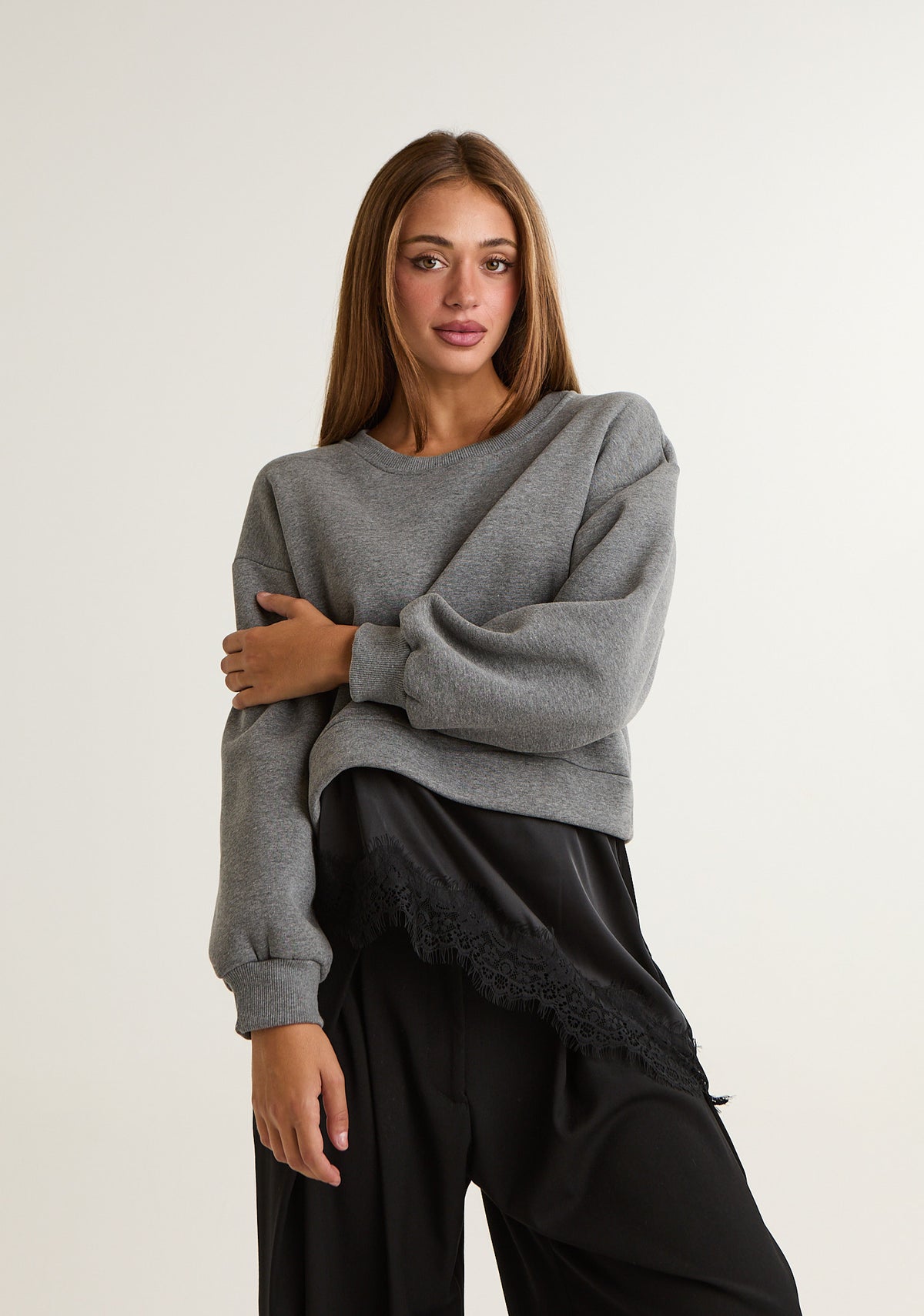 Felpa asimmetrica con pizzo