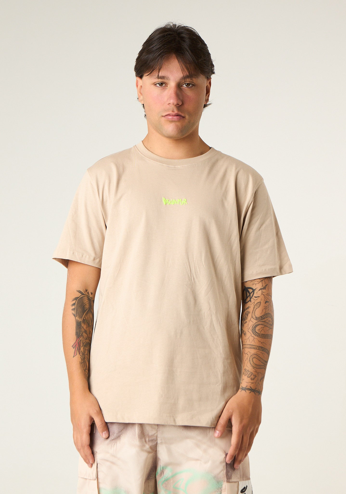 T-shirt con stampa posteriore multicolor