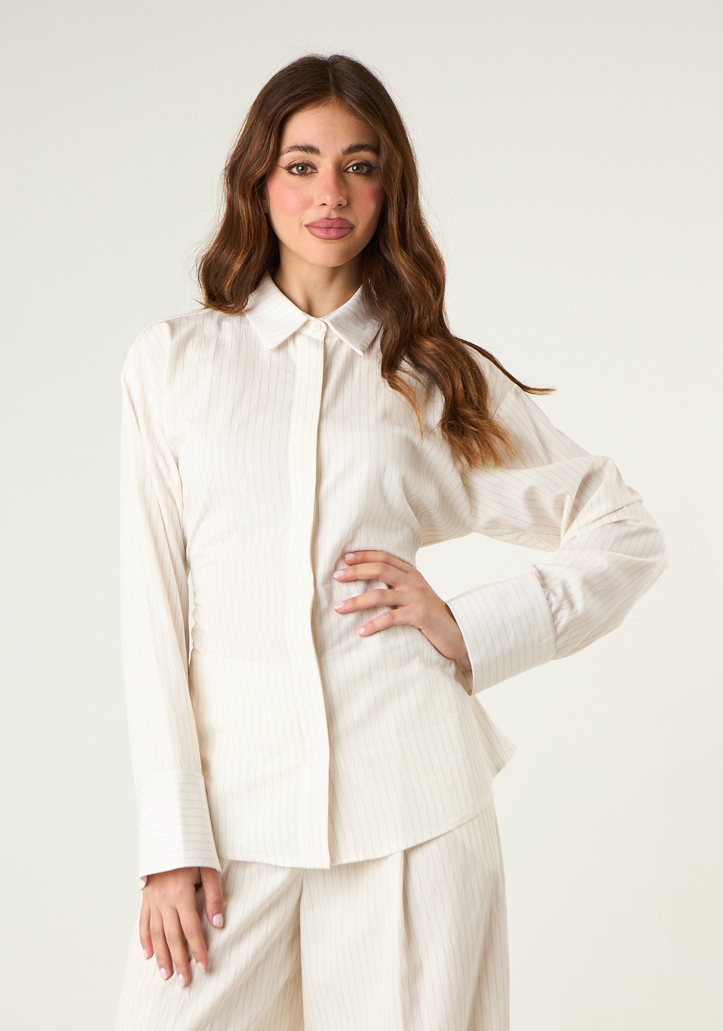 Camicia gessata con dettaglio a corpetto