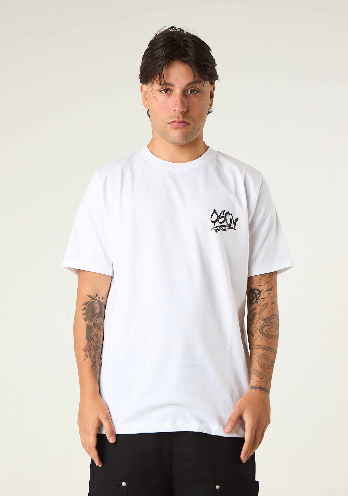 T-shirt con logo siglato