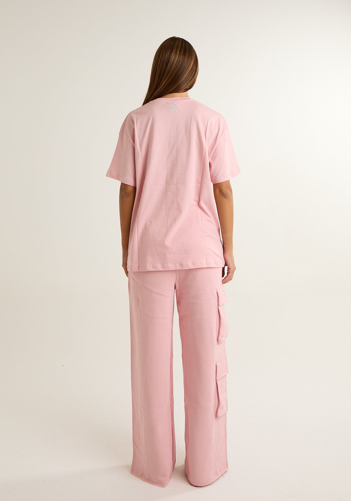 T-shirt con logo prezioso applicato