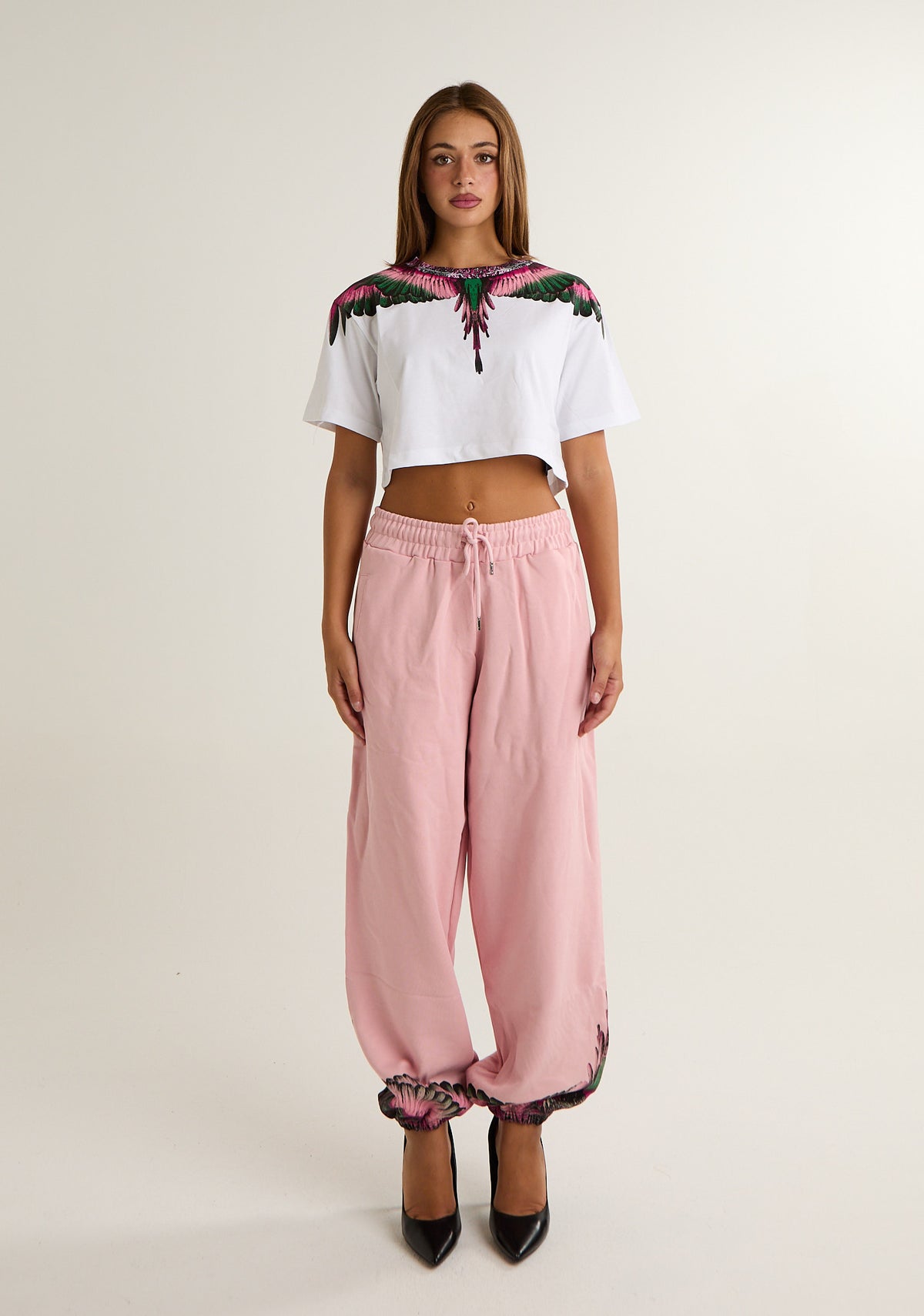 T-shirt crop con ali colorate