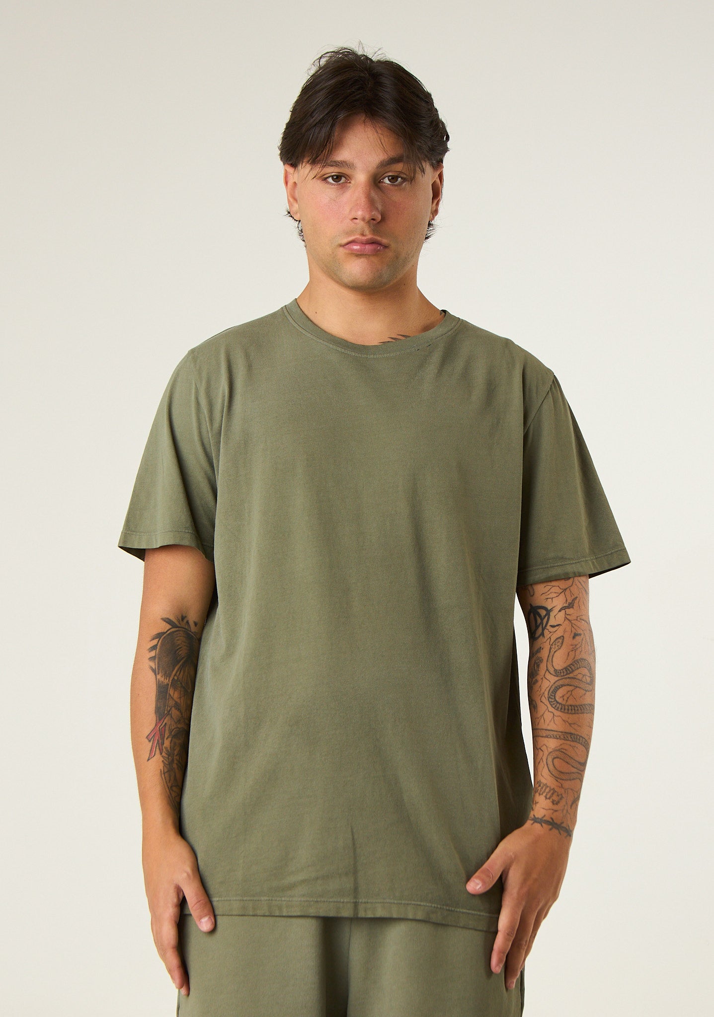 T-shirt con stampa posteriore