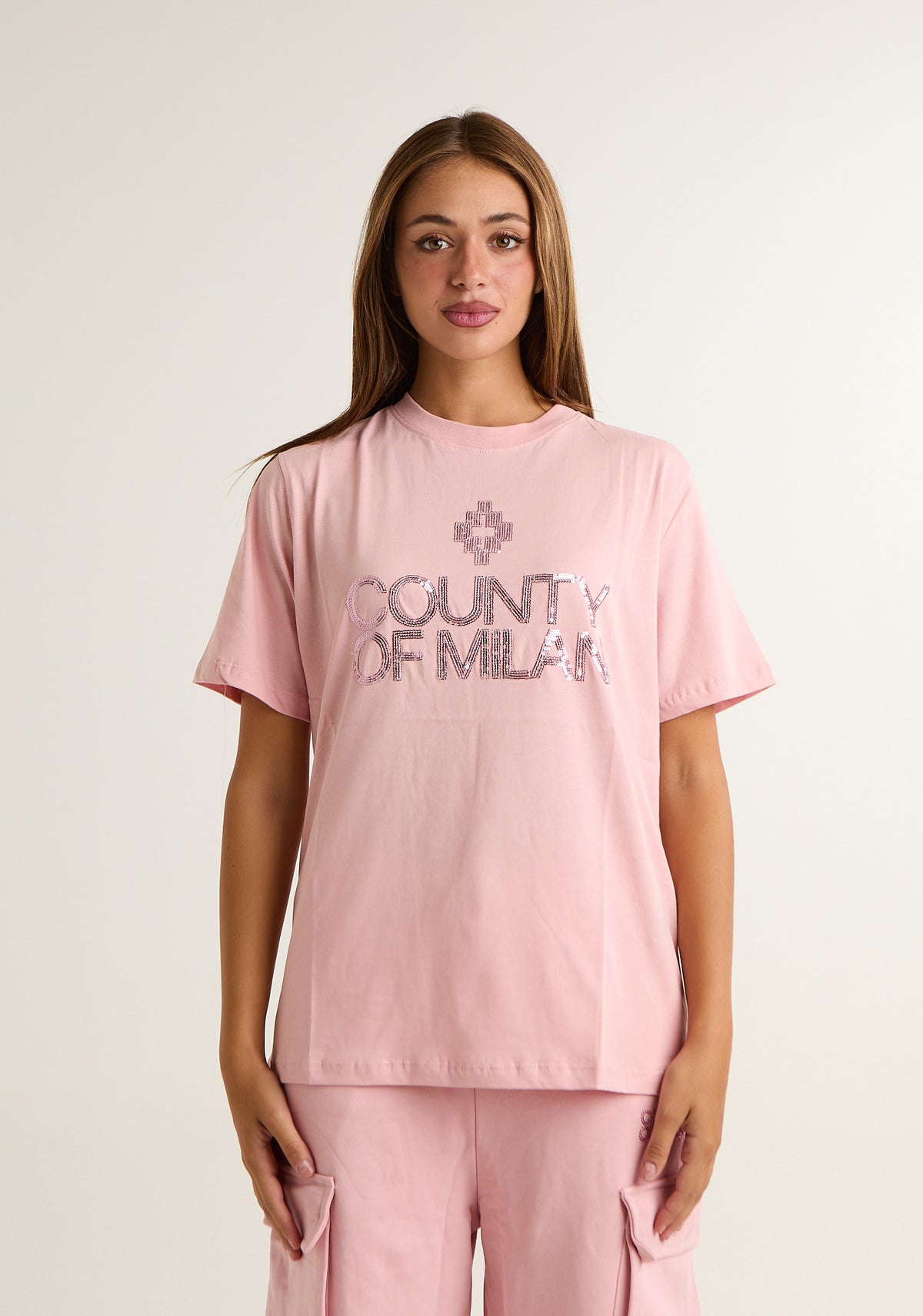T-shirt con ricamo frontale