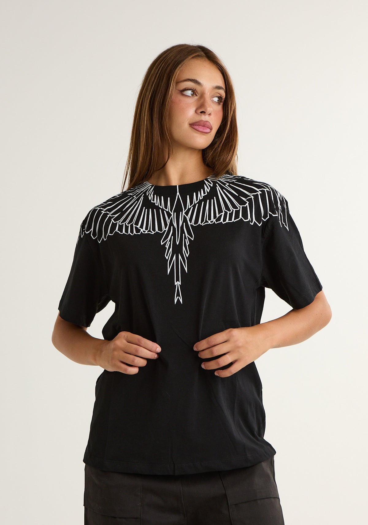 T-shirt con ali a contrasto