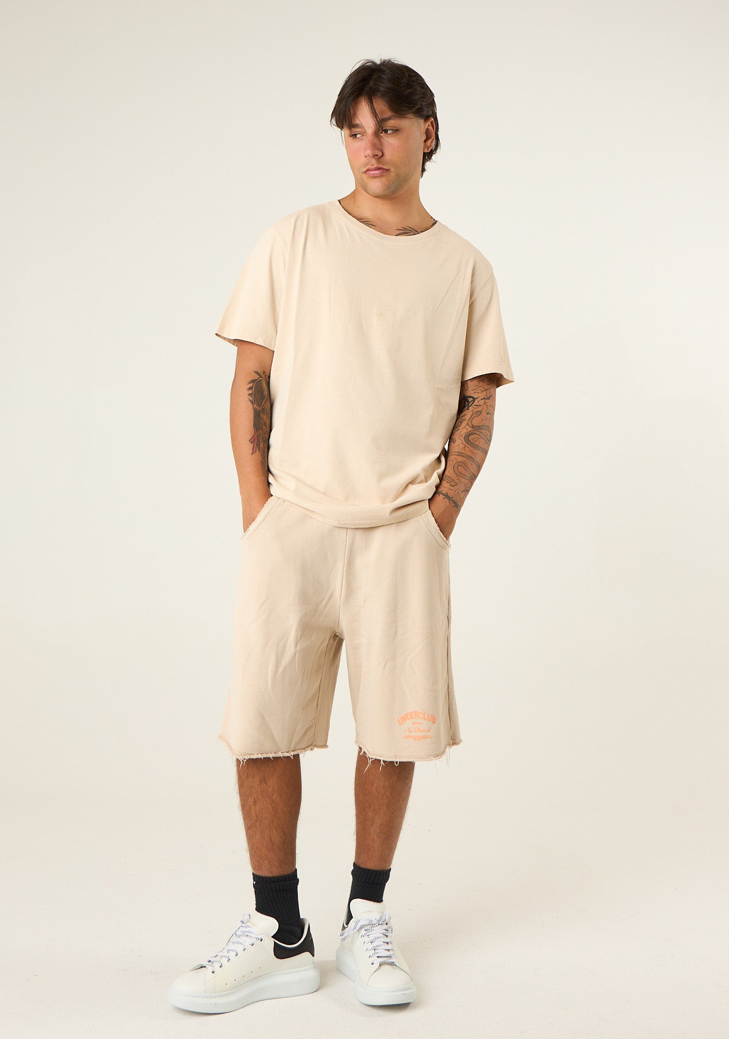 T-shirt con stampa posteriore