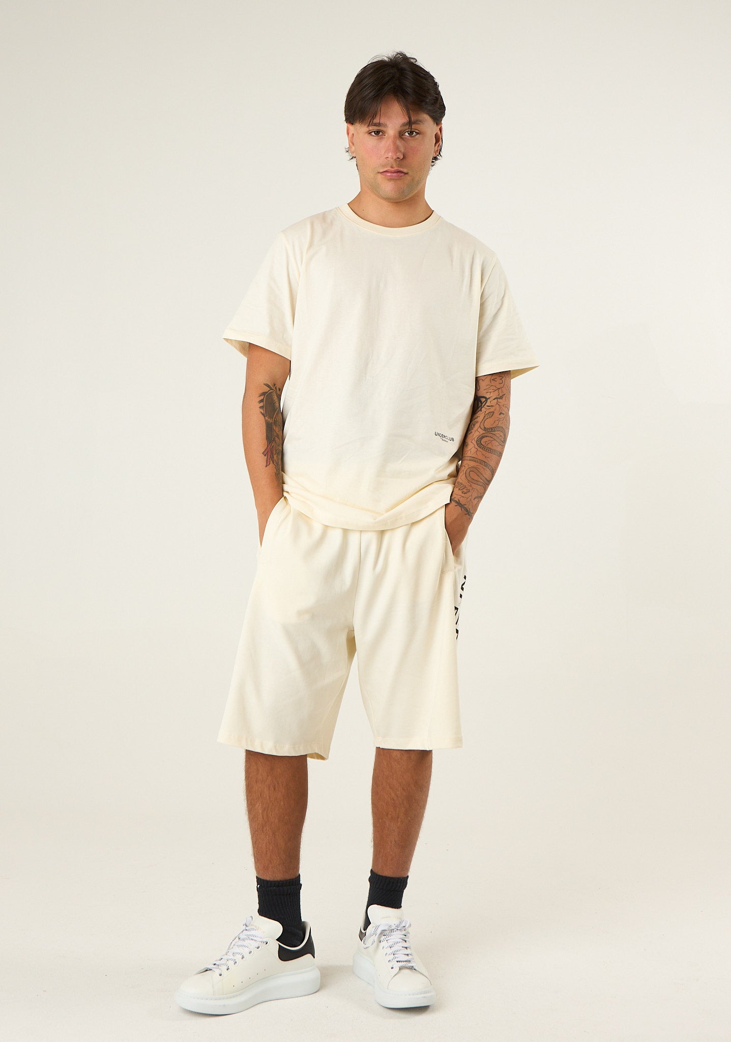 T-shirt con ampia stampa posteriore